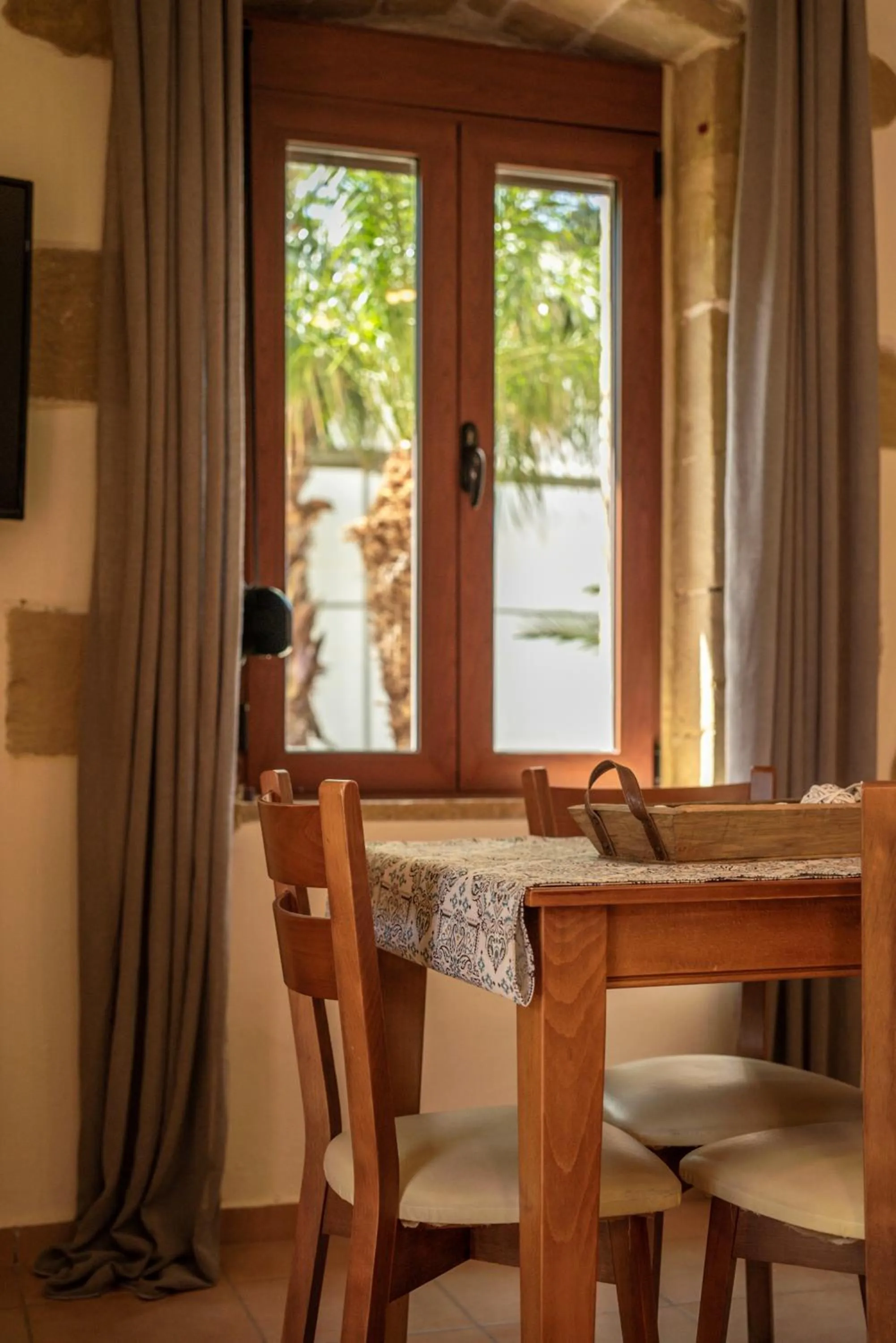 Dining area in Secreto Studios