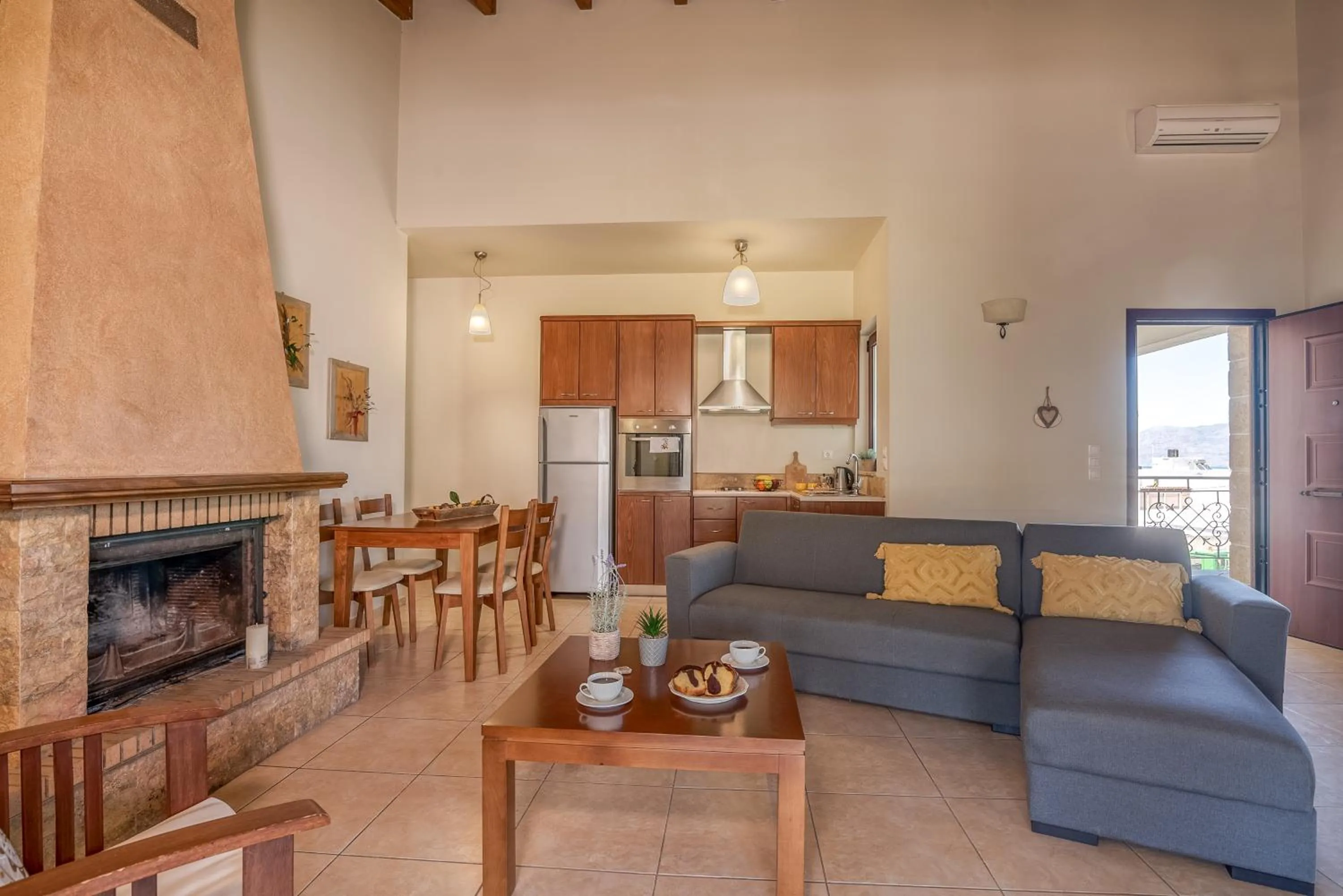 Summer in Secreto Studios