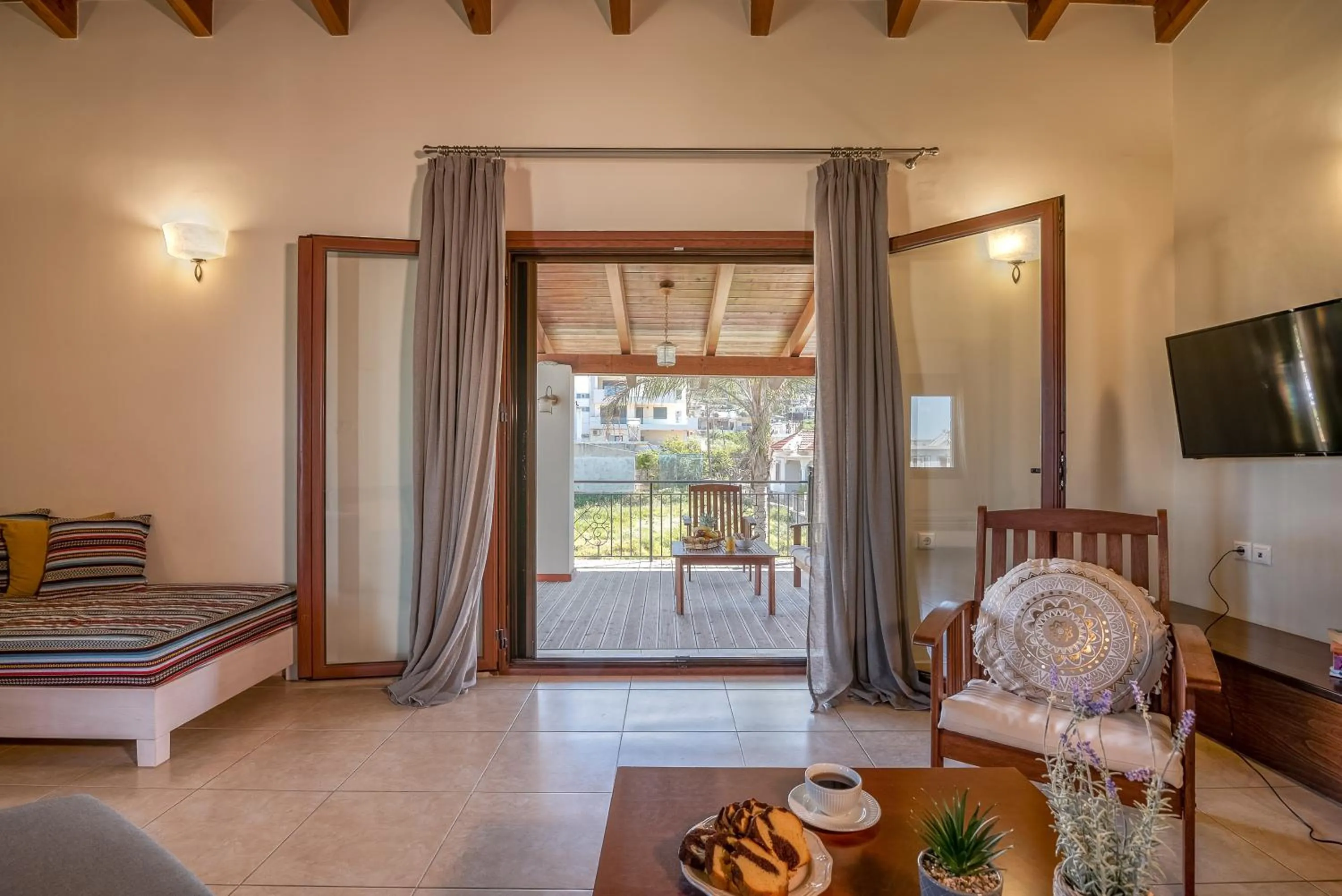 Summer in Secreto Studios