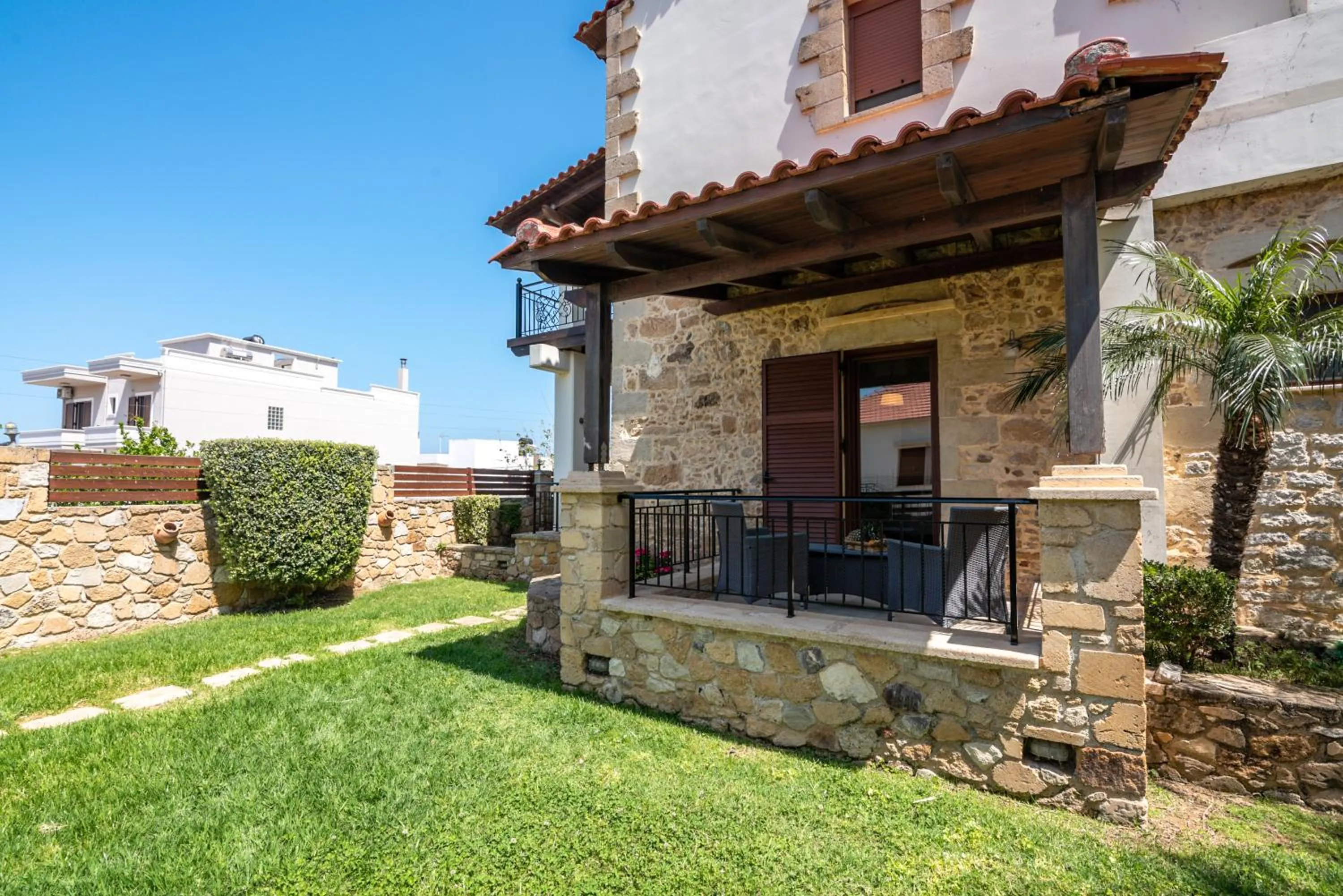 Property building in Secreto Studios