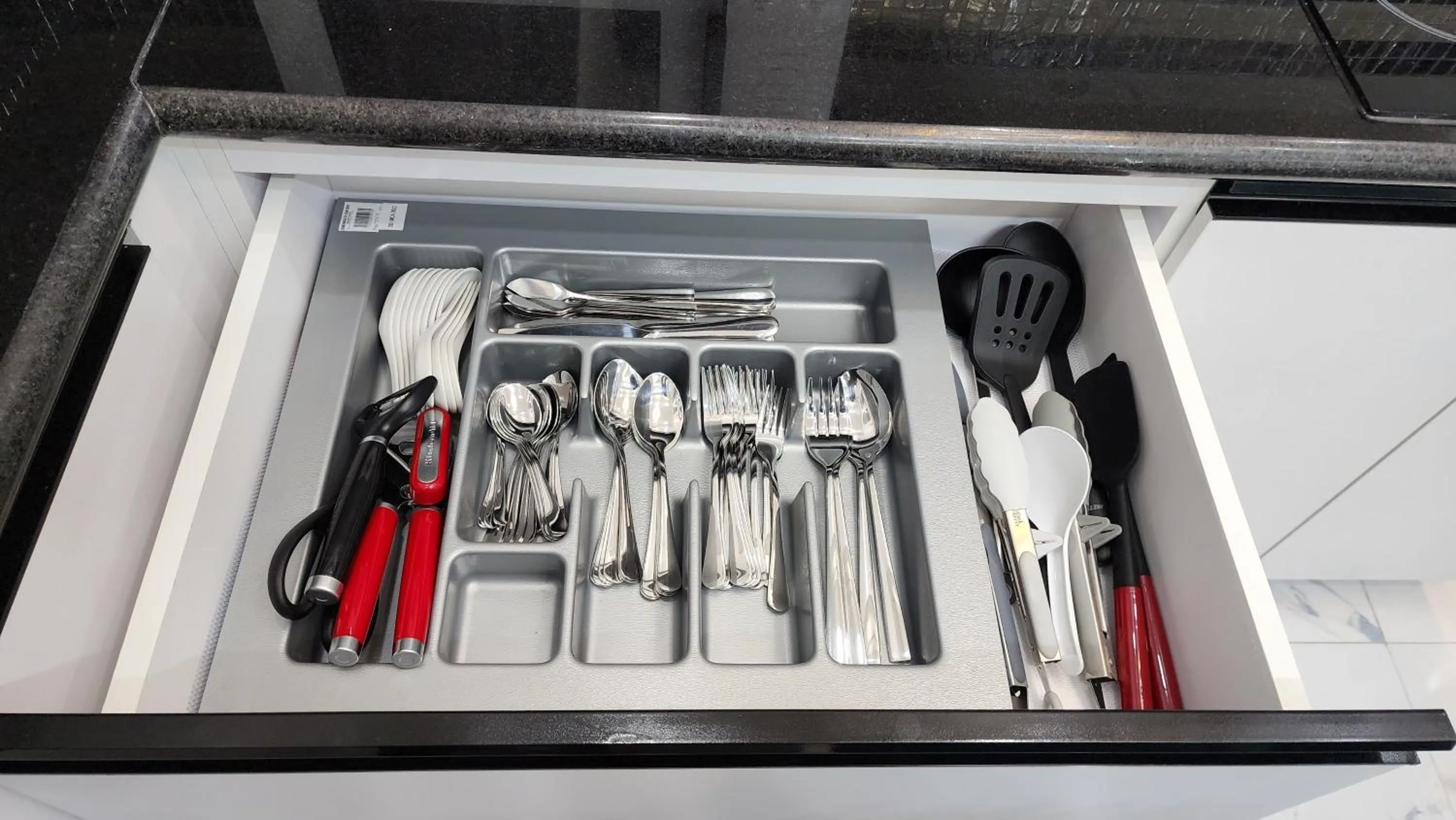 Kitchen or kitchenette in SMDC Coast Residences