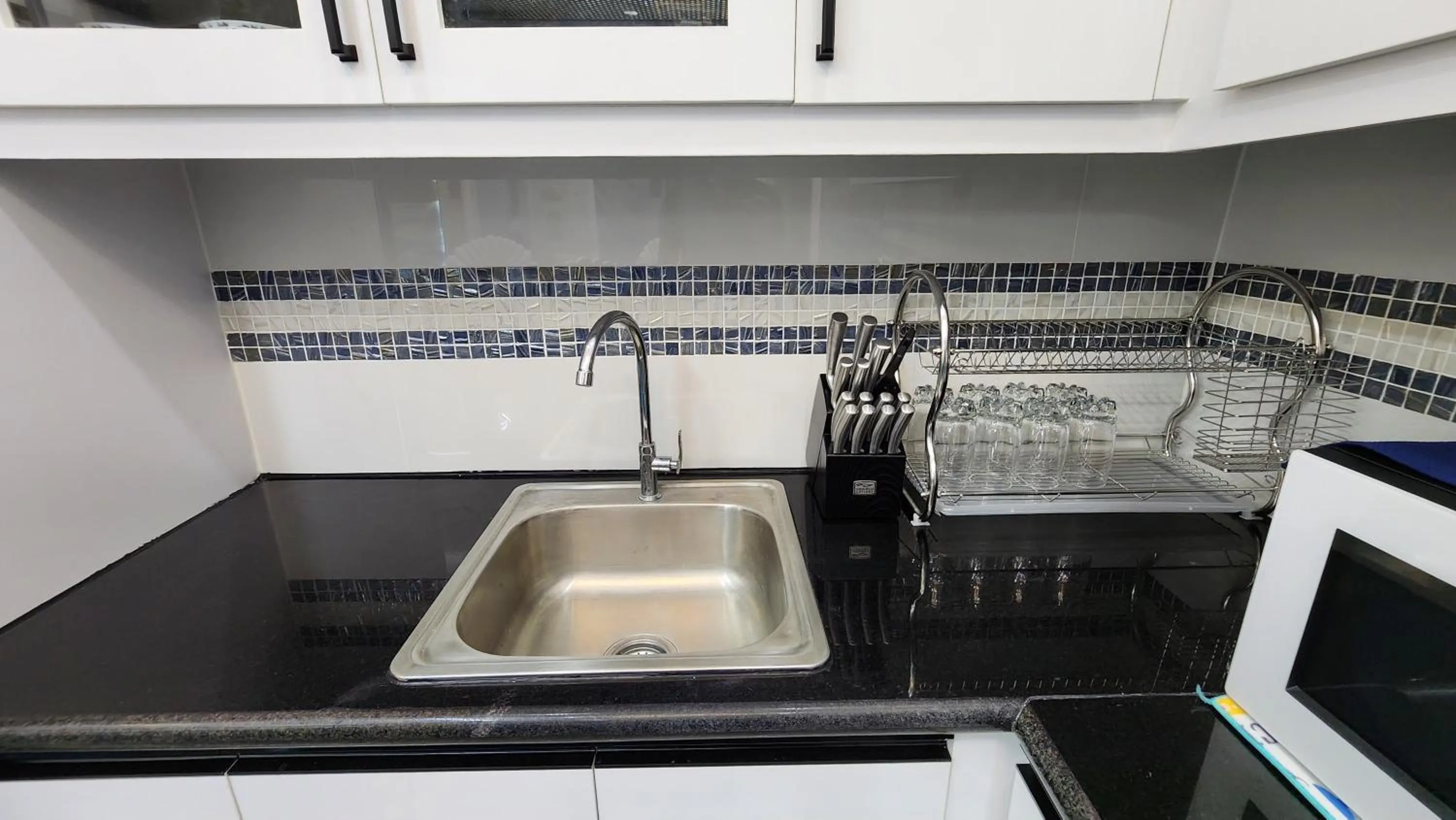 Kitchen or kitchenette in SMDC Coast Residences