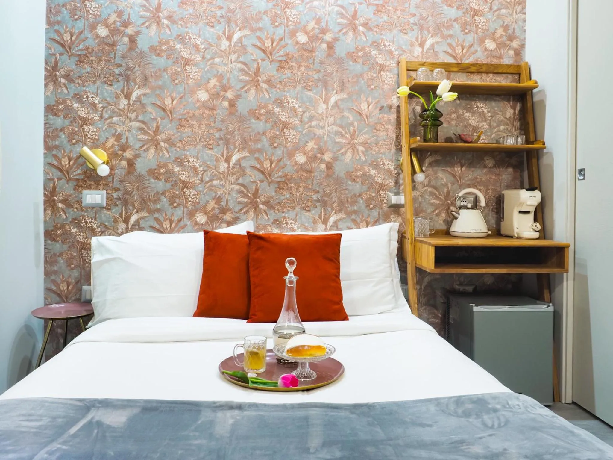 Toilet, Bed in C'est La Vie Suites