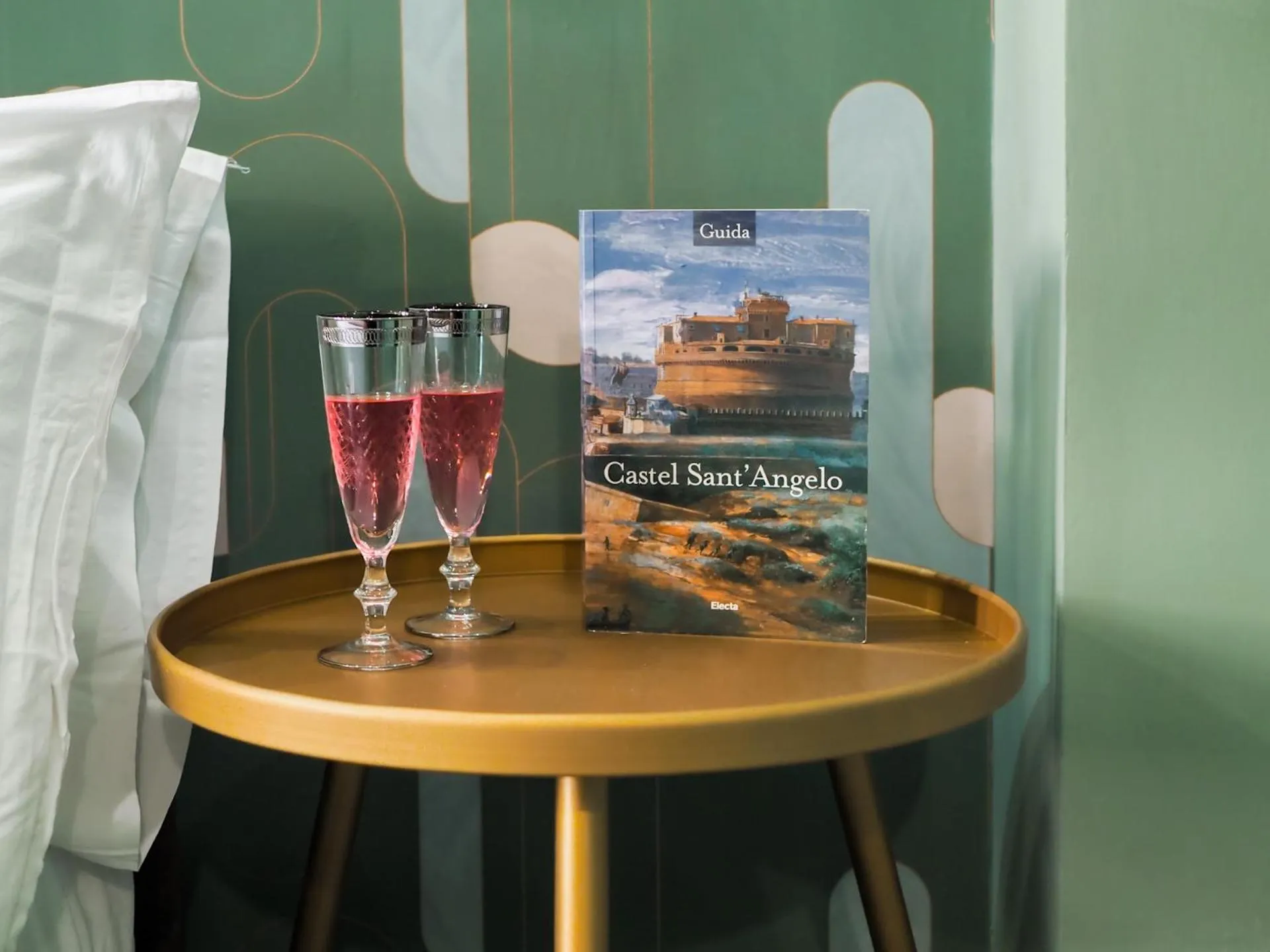 Decorative detail in C'est La Vie Suites