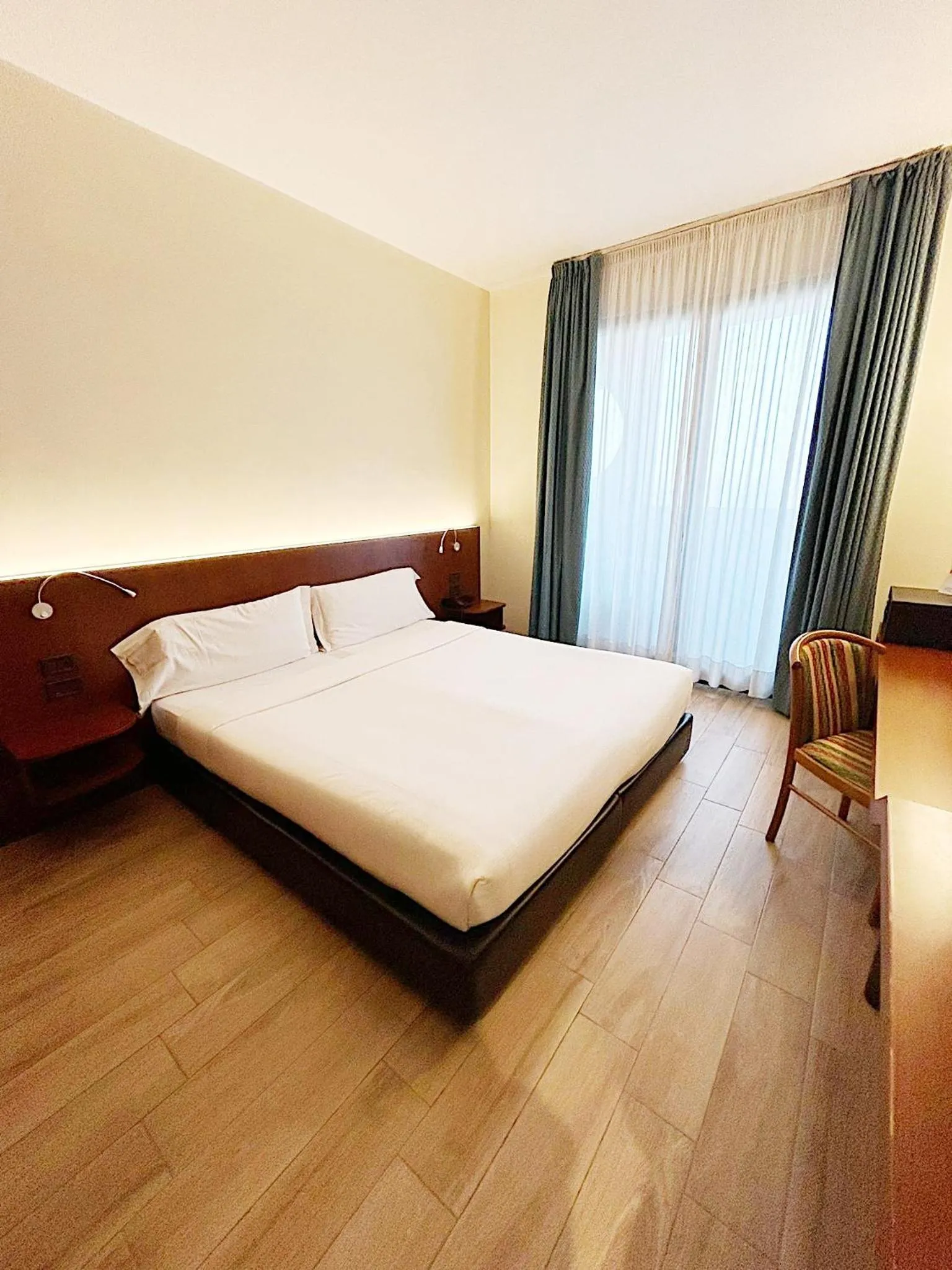 Bed in iH Hotels Milano Blu Visconti