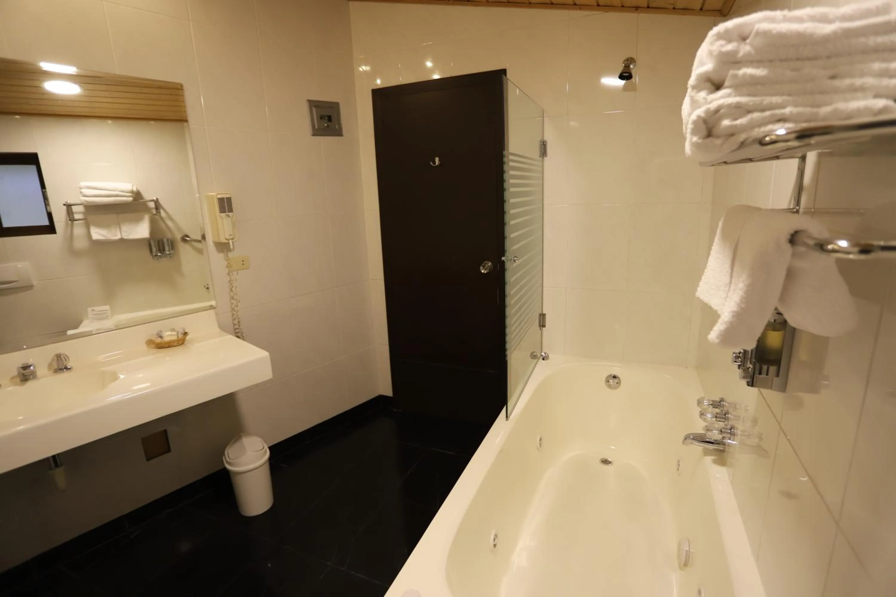 Bathroom in Hotel Andino Club - Hotel Asociado Casa Andina