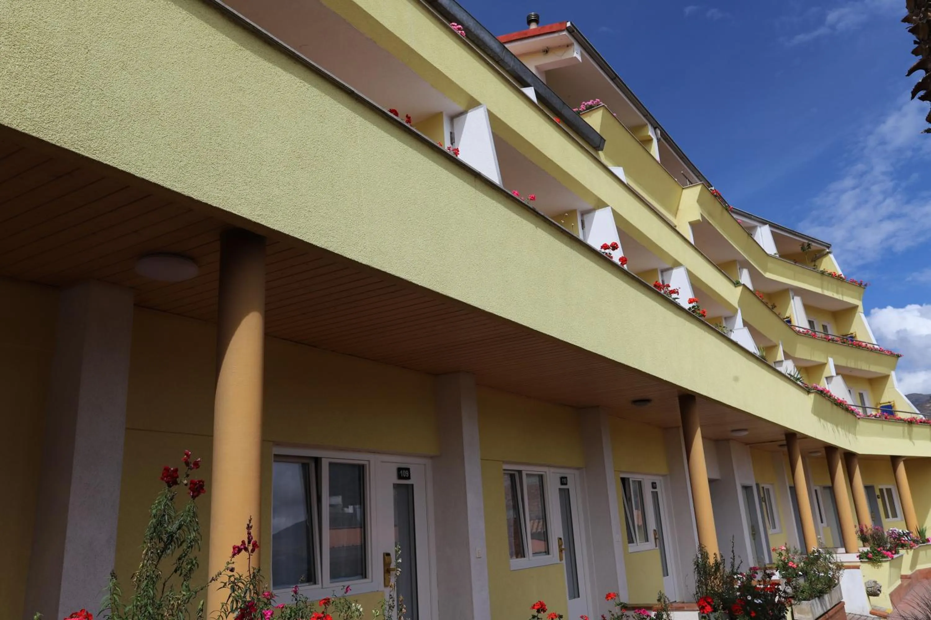 Property building in Hotel Andino Club - Hotel Asociado Casa Andina