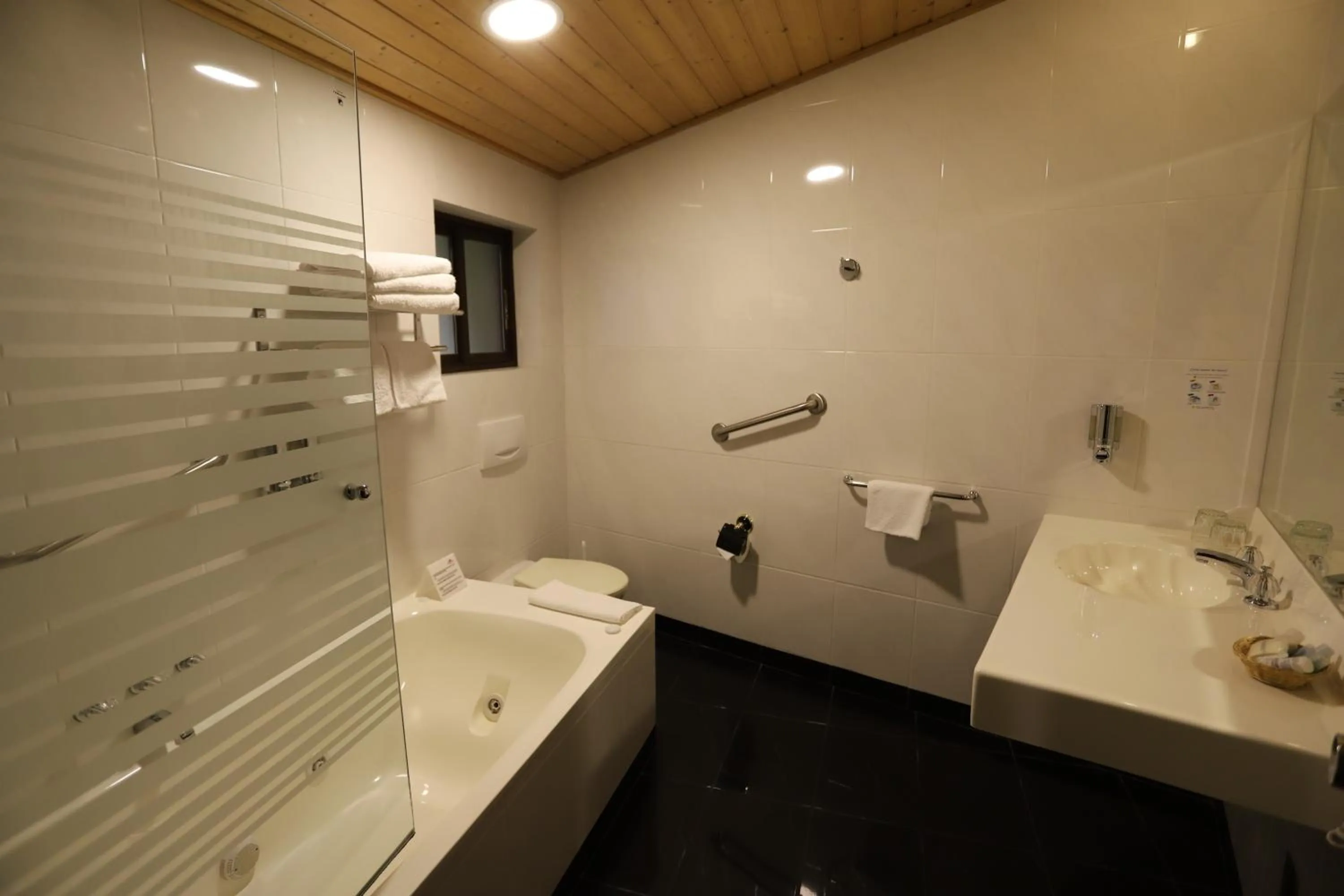 Bathroom in Hotel Andino Club - Hotel Asociado Casa Andina