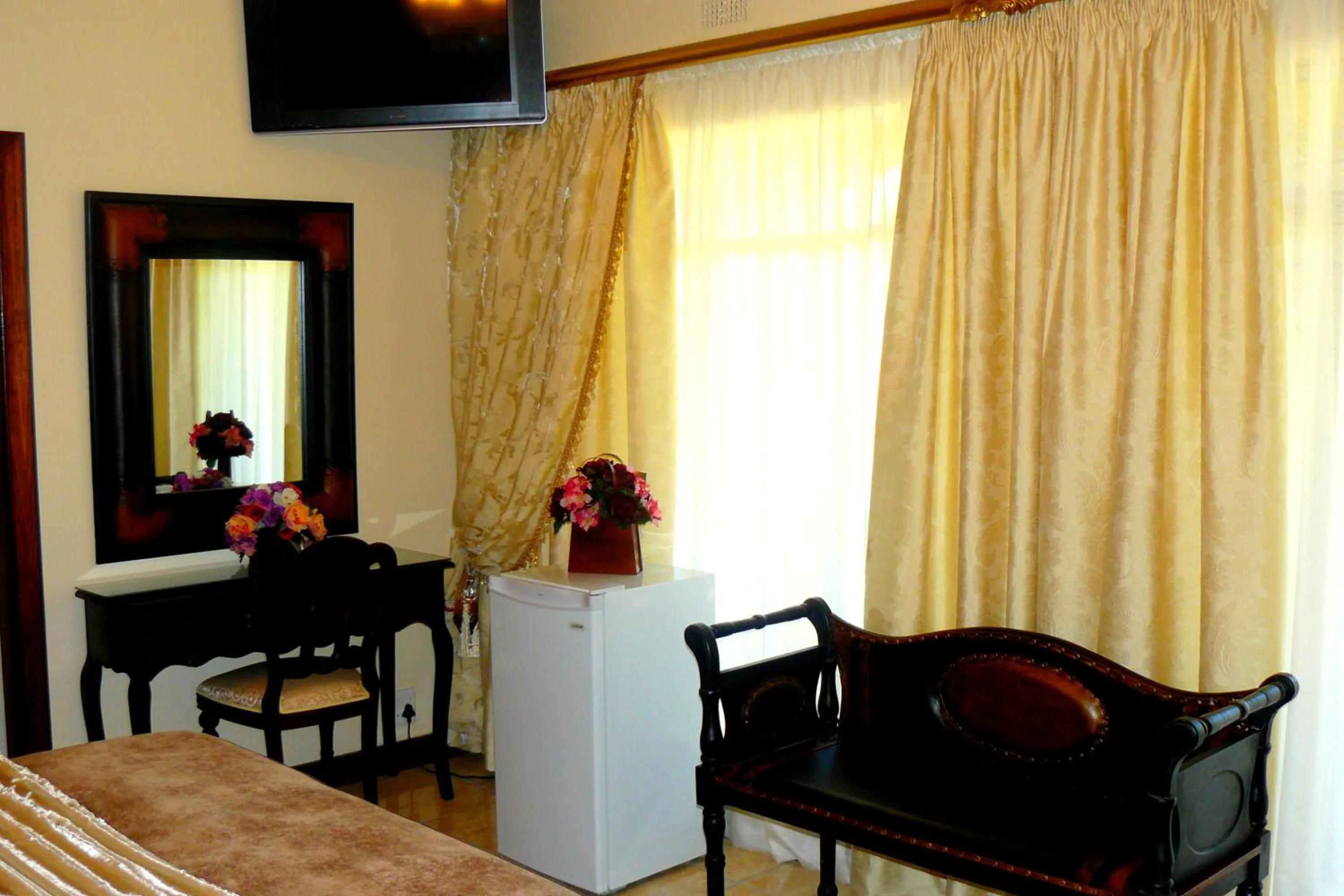 Bed in Kimberley Manor Guesthouse