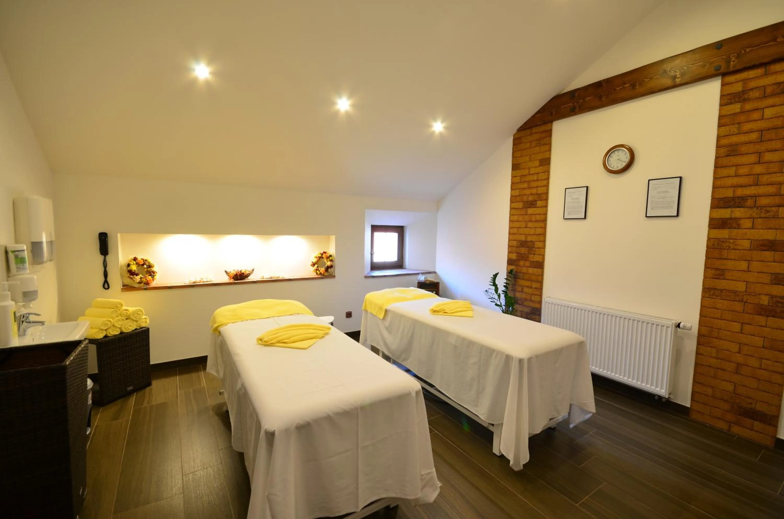 Massage, Bed in Hotel Malý Pivovar