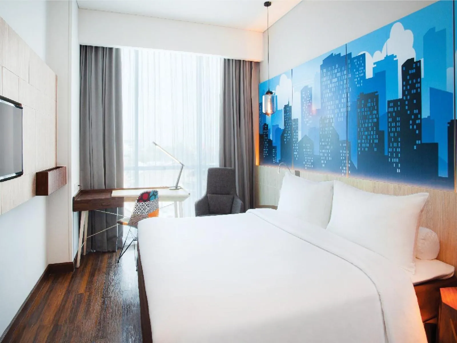 Photo of the whole room, Bed in The Southern Hotel Surabaya