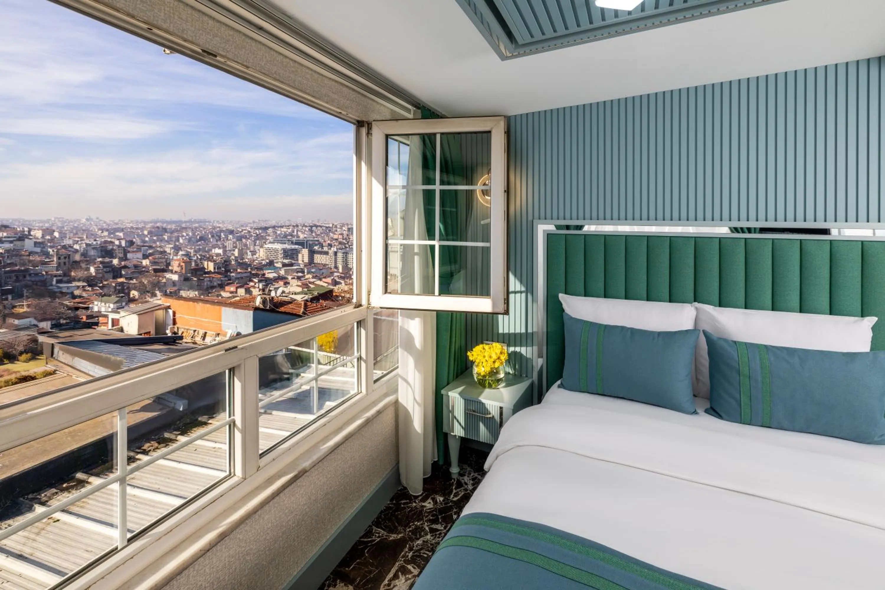 Bed in Santa Rio Gold Taxim Hotel