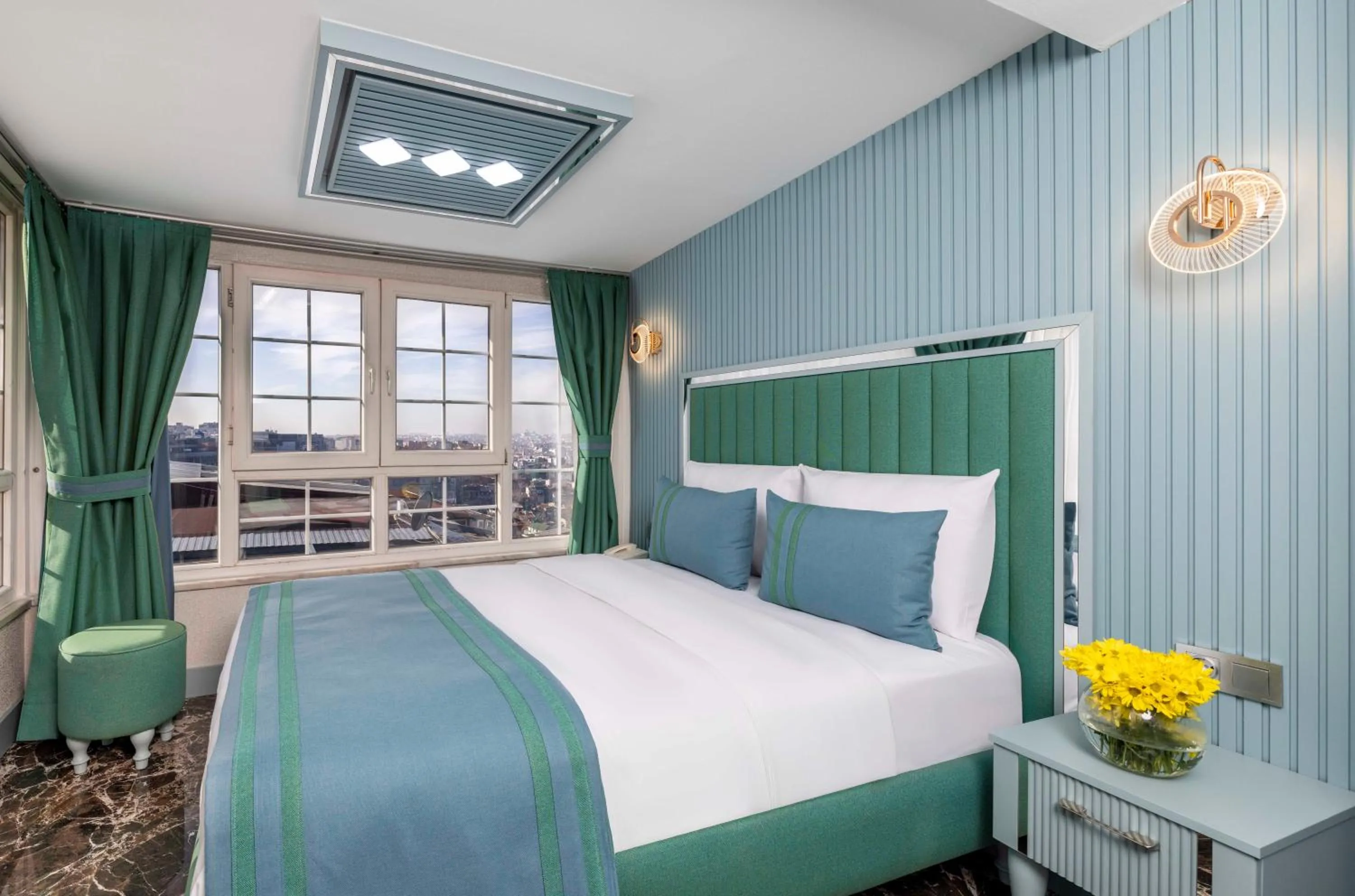 Bed in Santa Rio Gold Taxim Hotel