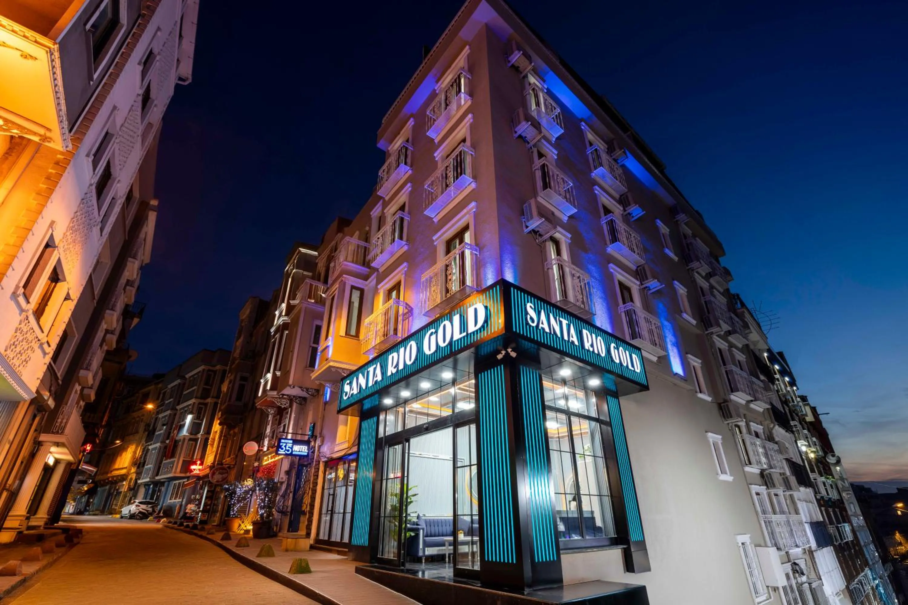 Property building in Santa Rio Gold Taxim Hotel