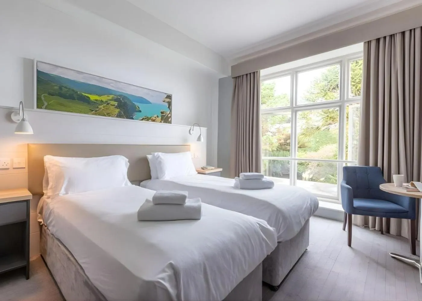 Bedroom, Bed in The Valley of Rocks Hotel