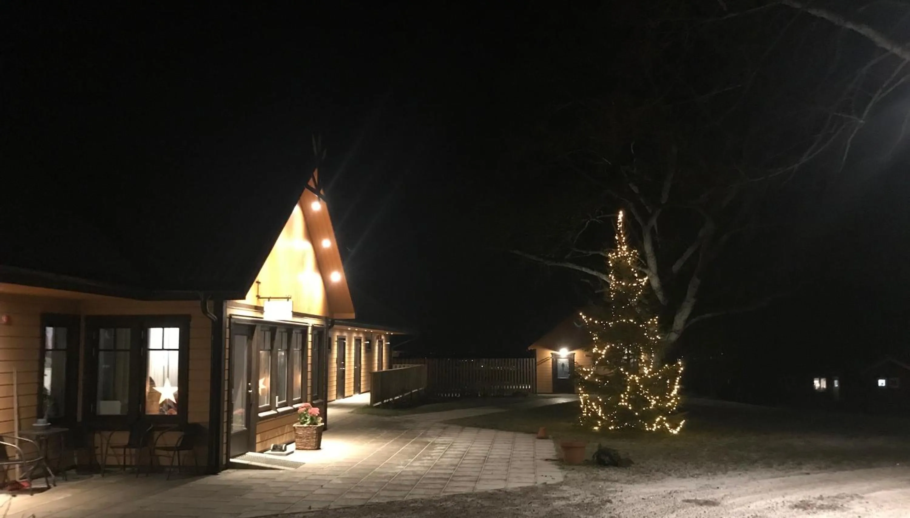Facade/entrance in Stenholmens Gårdshotell
