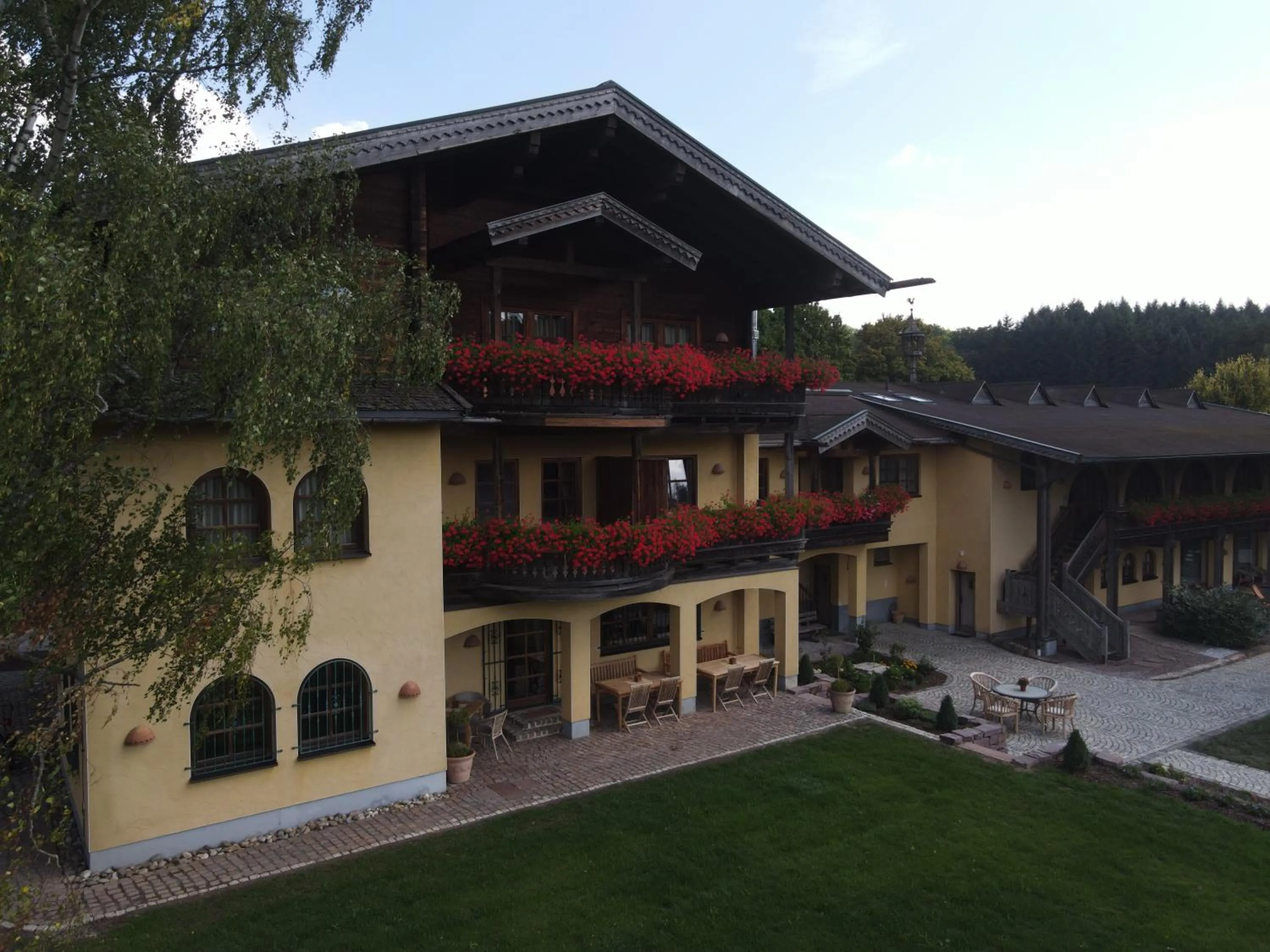 Property building in Ante Romantikhof