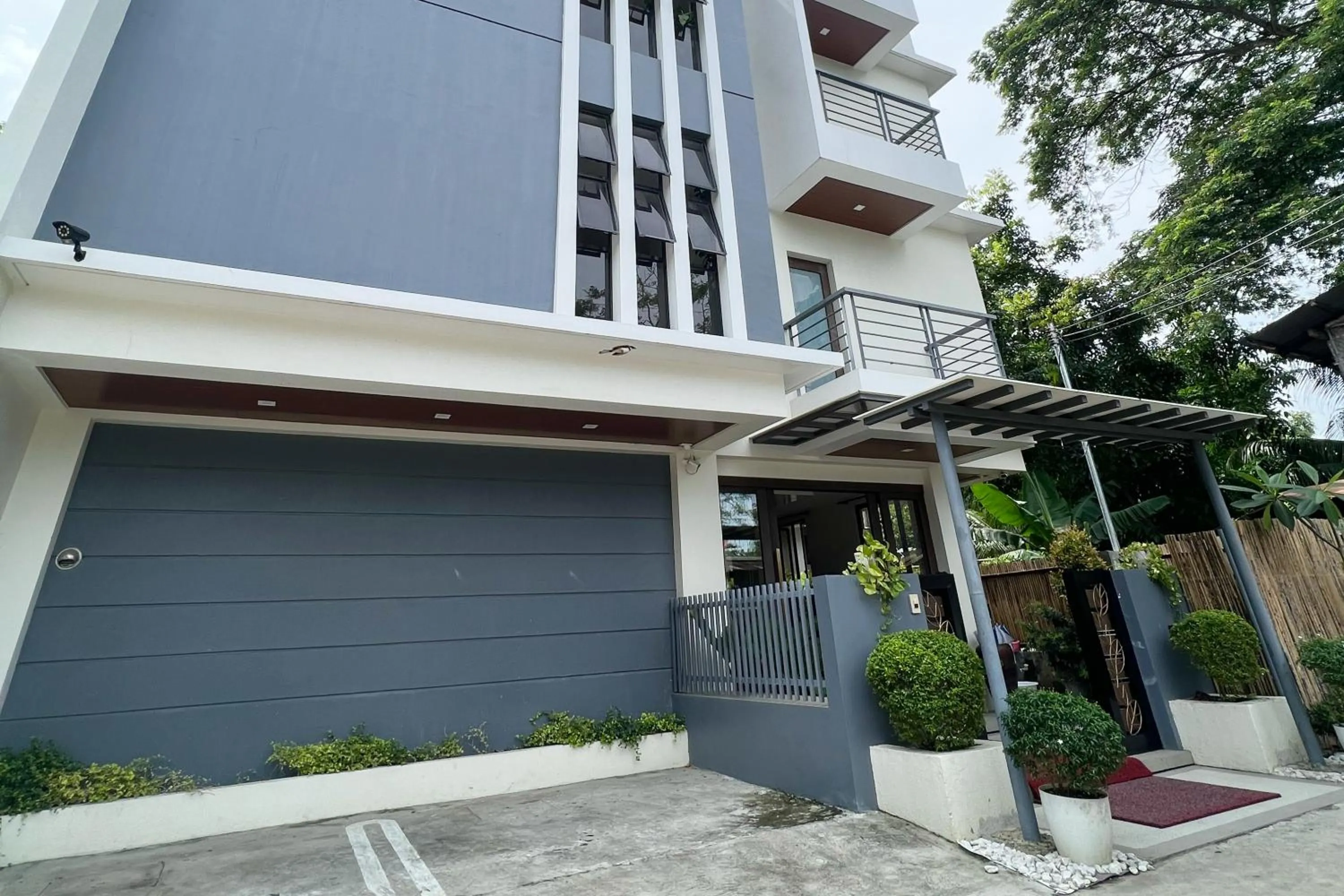 Property building in 717 Residences Iloilo