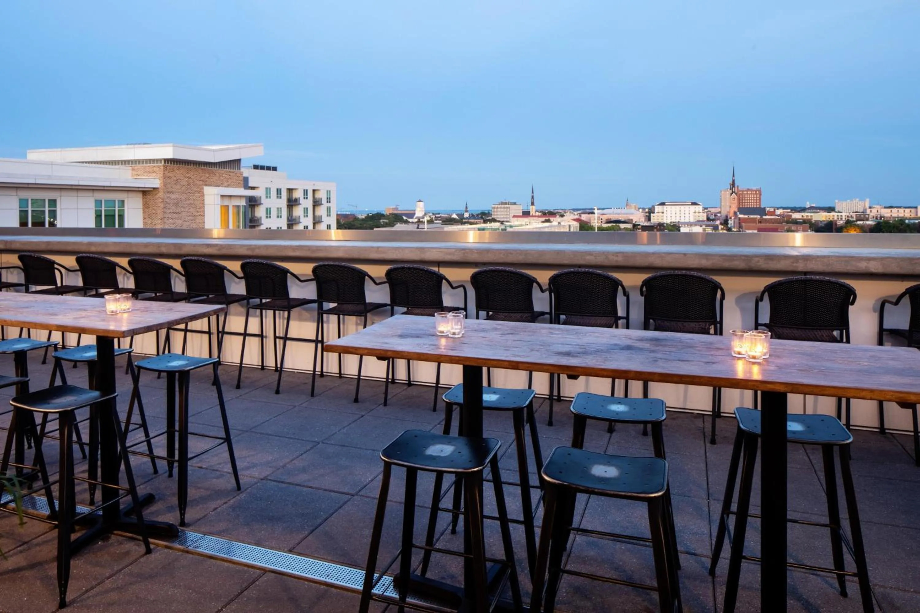 Restaurant/places to eat in Hyatt House Charleston - Historic District