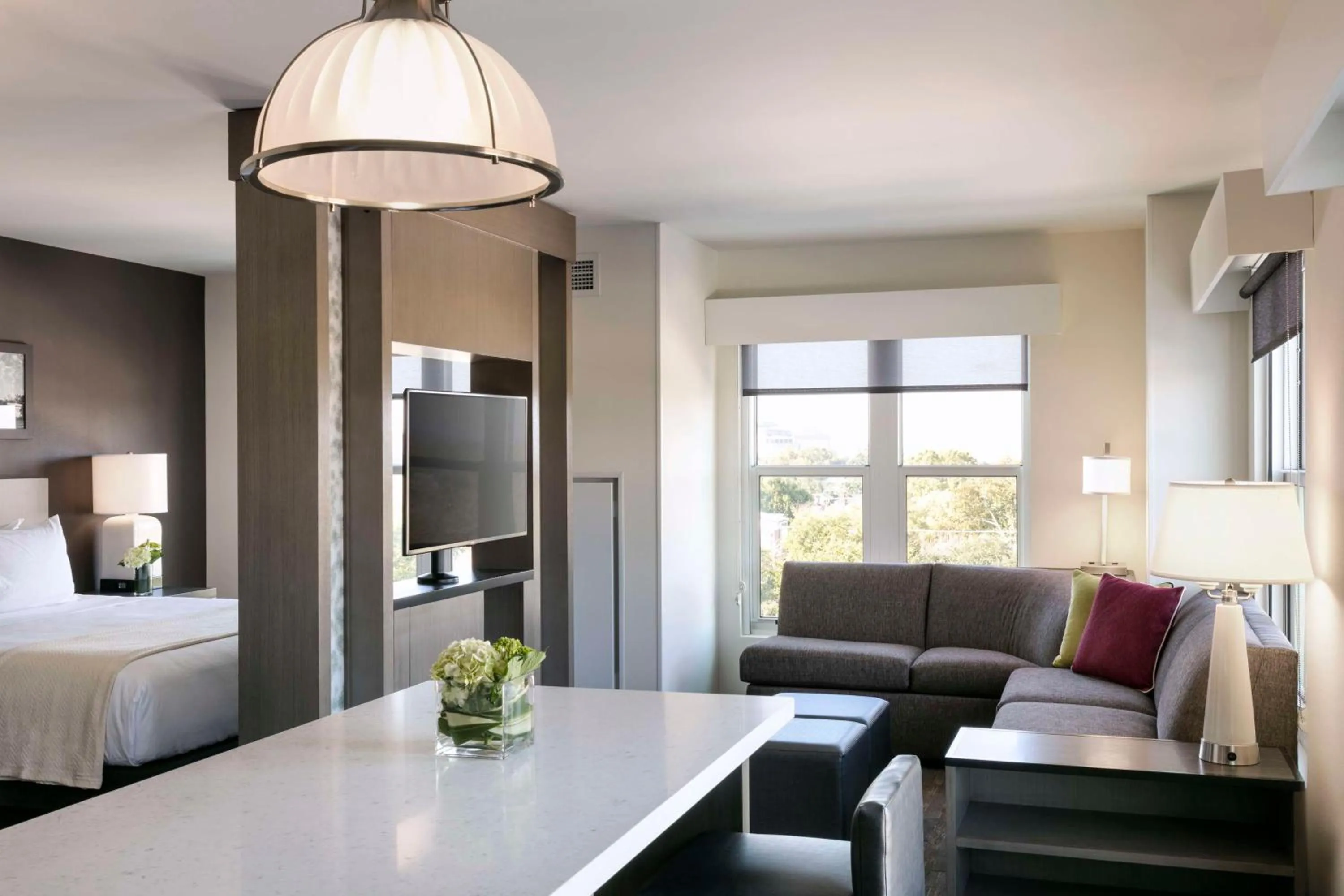 Bedroom, Bed in Hyatt House Charleston - Historic District