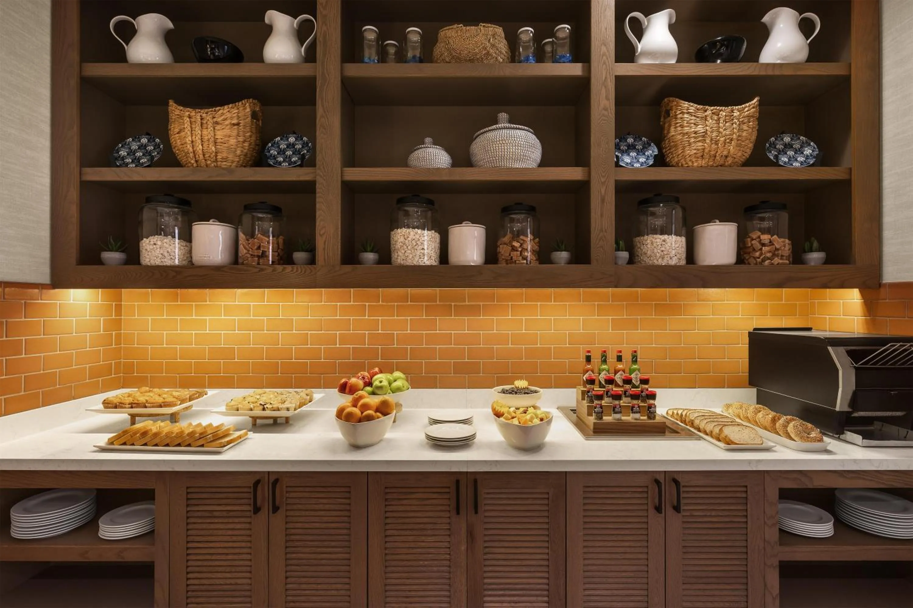 Breakfast in Hyatt House Charleston - Historic District