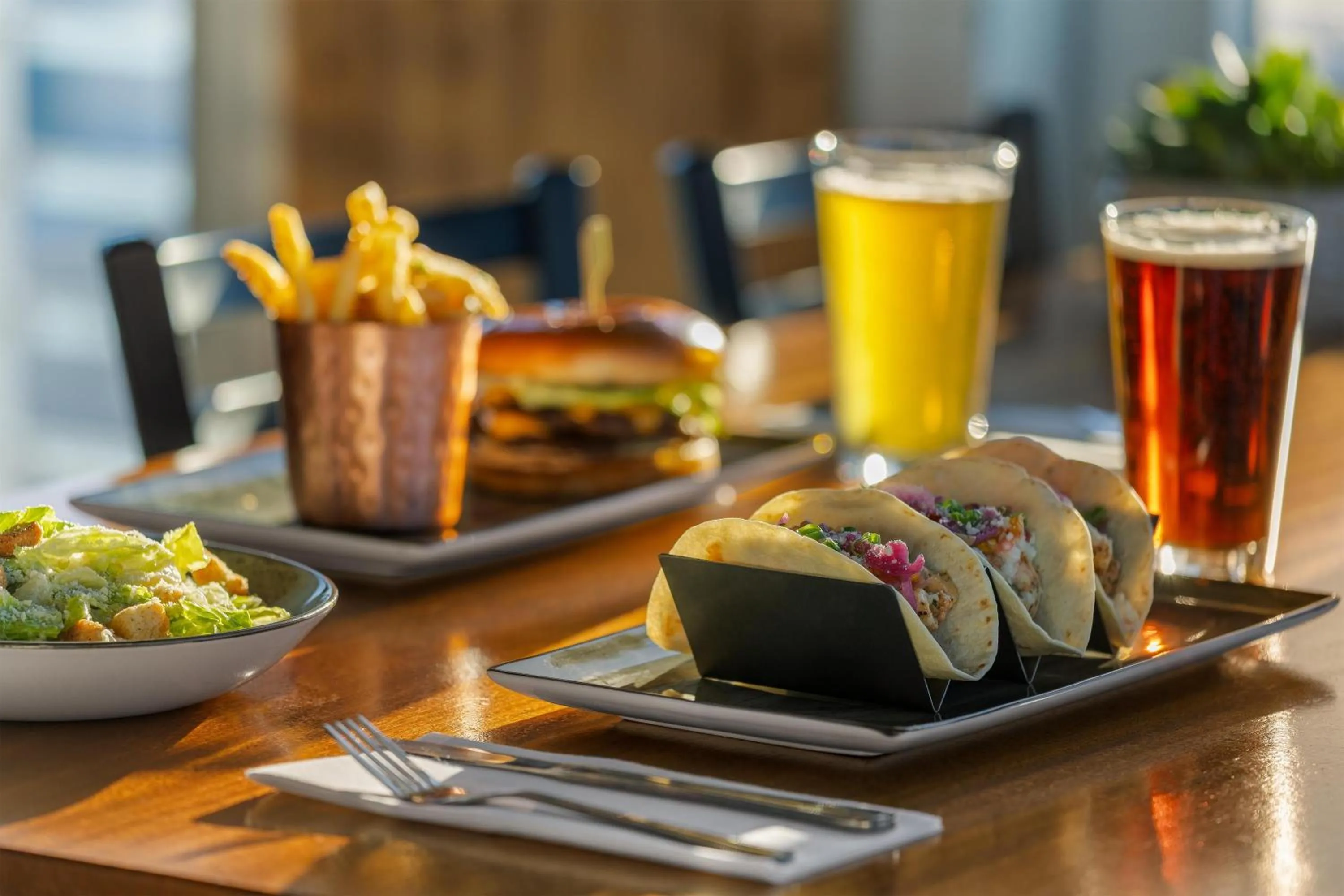 Restaurant/places to eat in Hyatt House Charleston - Historic District