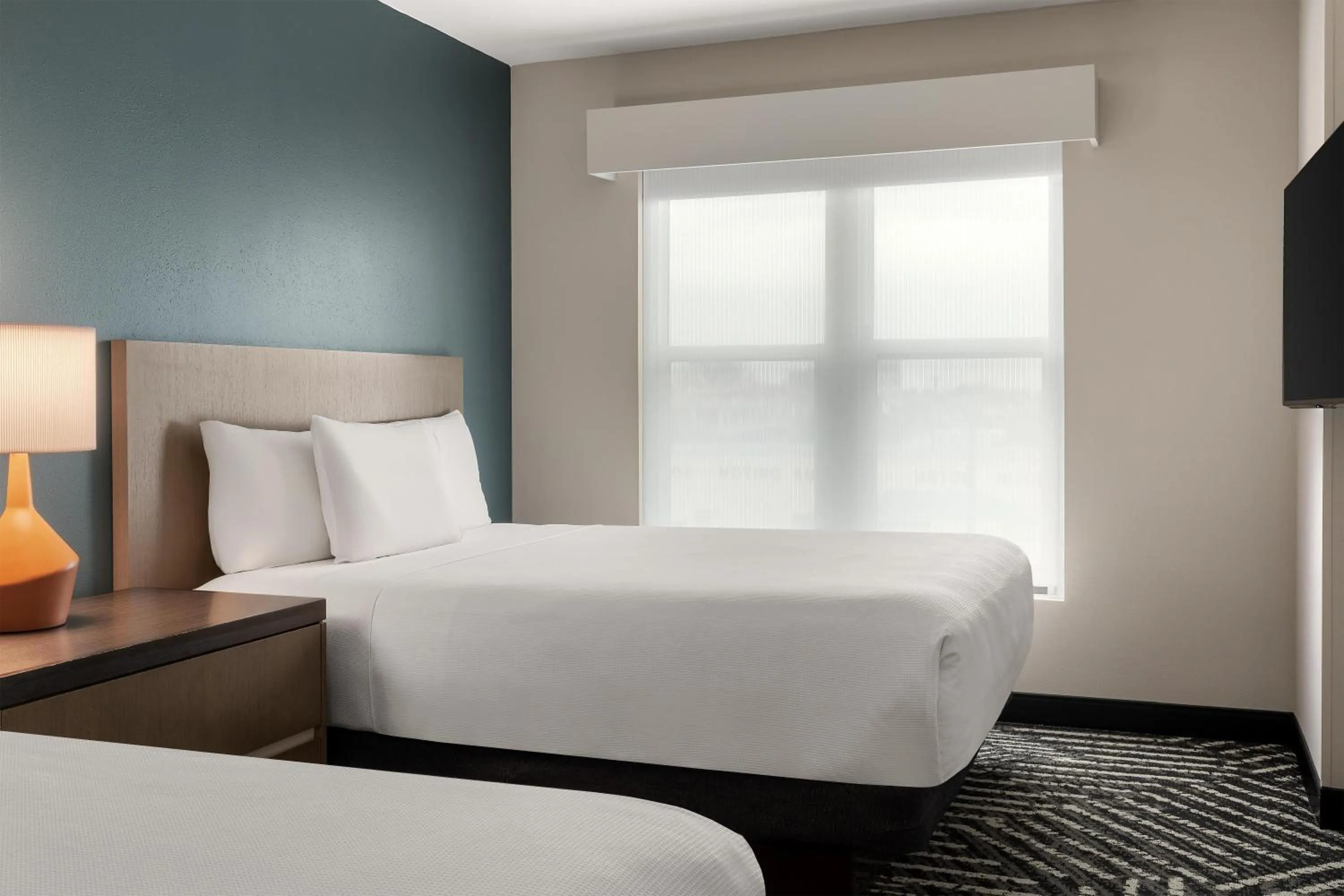 Photo of the whole room, Bed in Hyatt House Charleston - Historic District