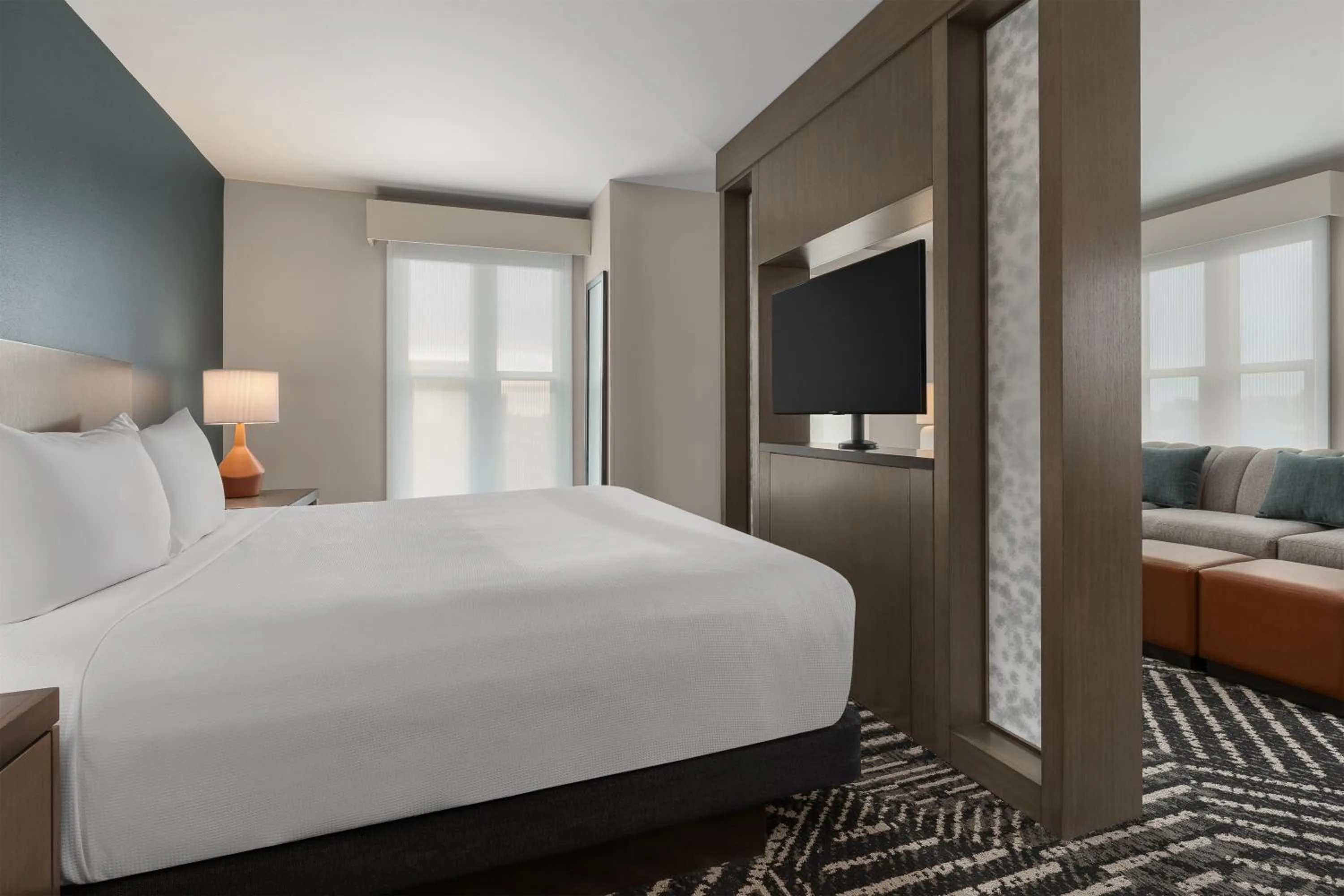 Bedroom, Bed in Hyatt House Charleston - Historic District