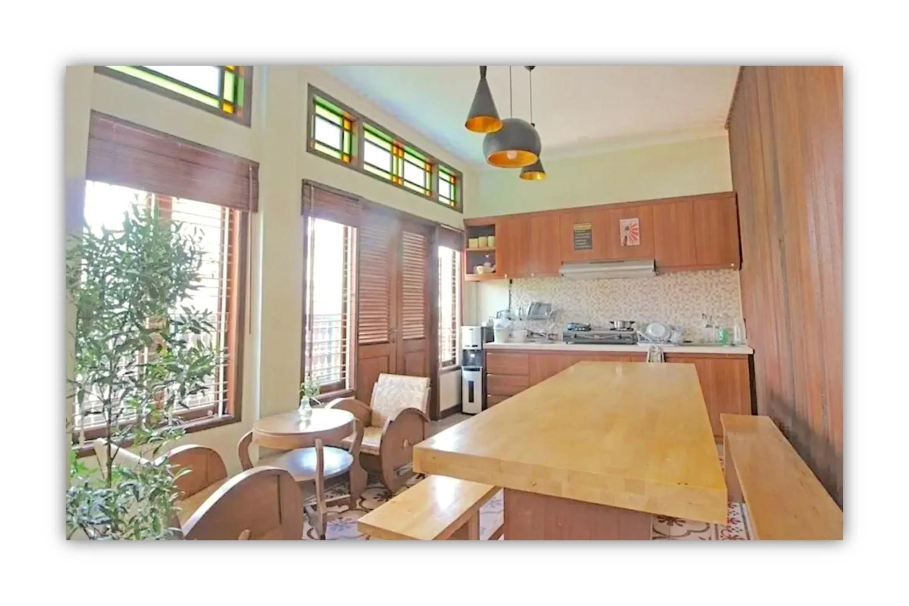 Kitchen or kitchenette in Rumah Kandjani By Makati