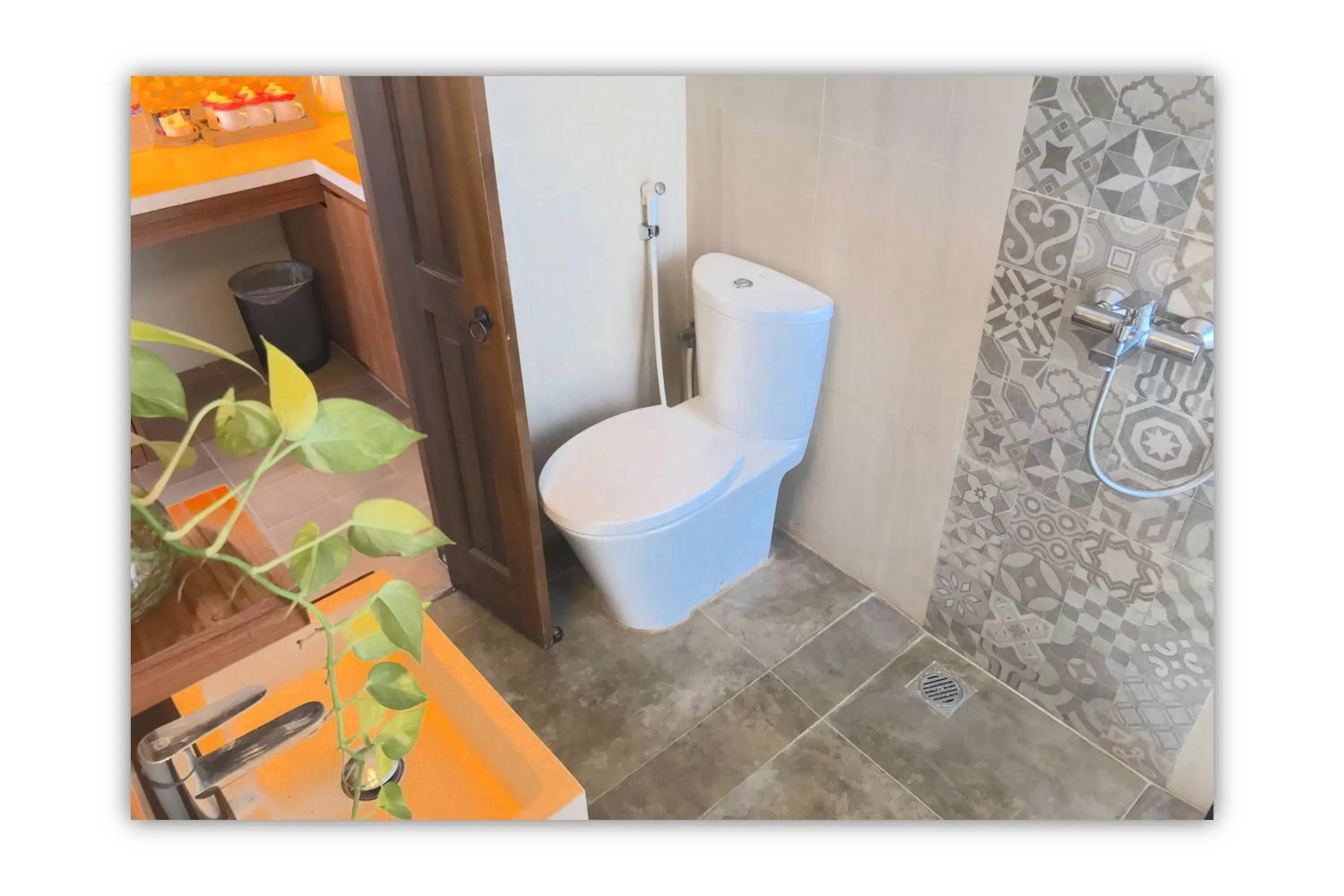 Shower in Rumah Kandjani By Makati