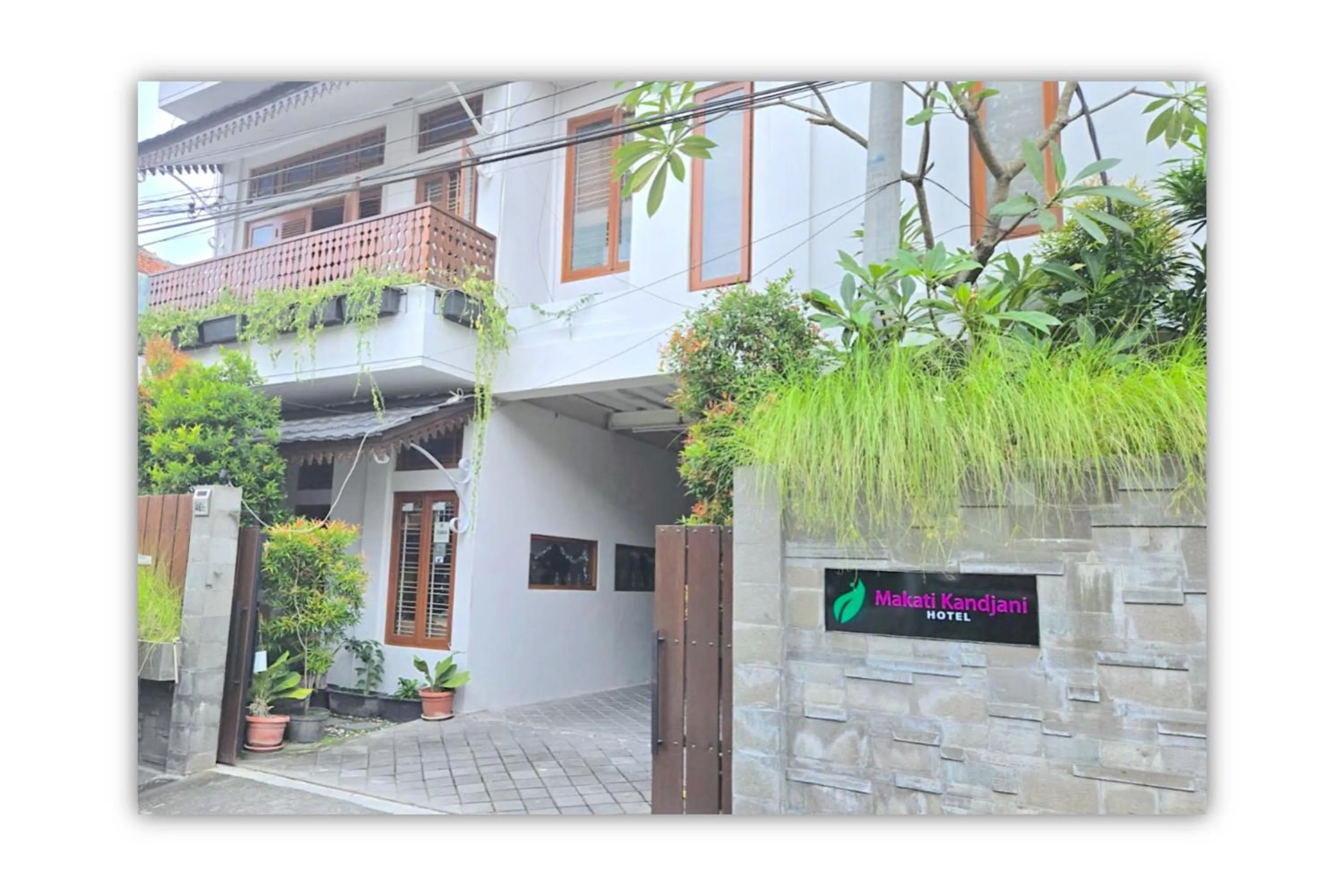 Property building in Rumah Kandjani By Makati