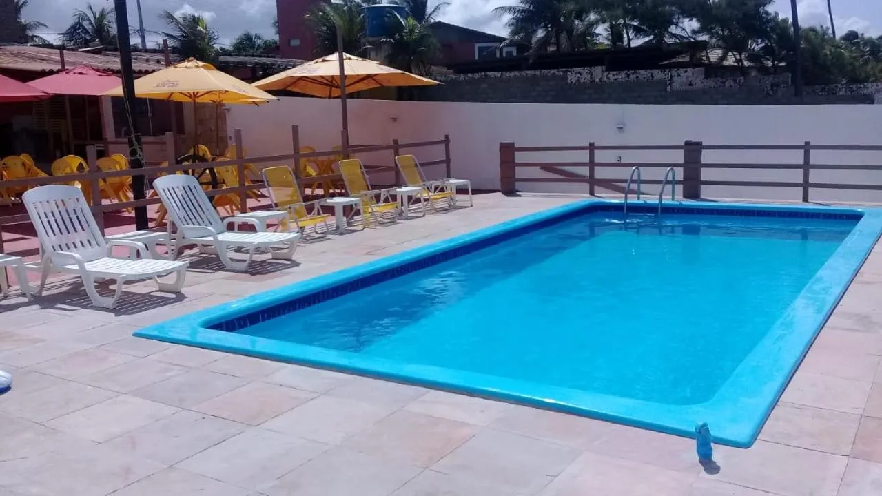 Swimming pool in Pousada Galeão Pirata