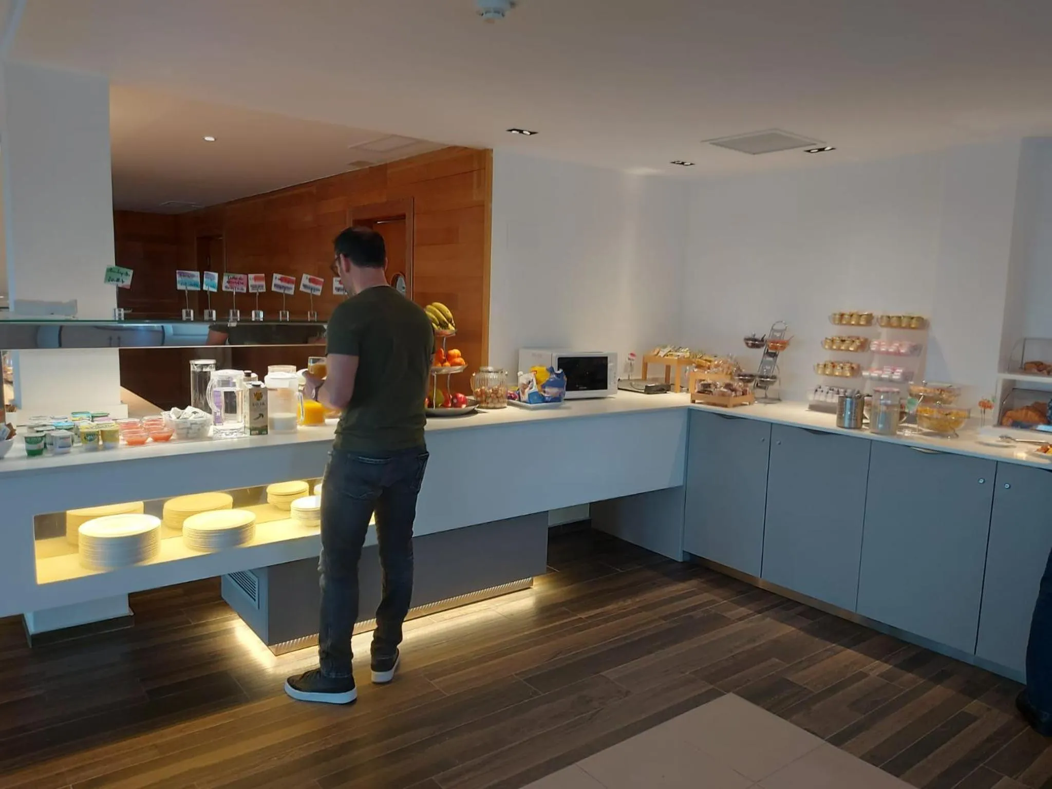 Buffet breakfast in Hotel Porto Calpe