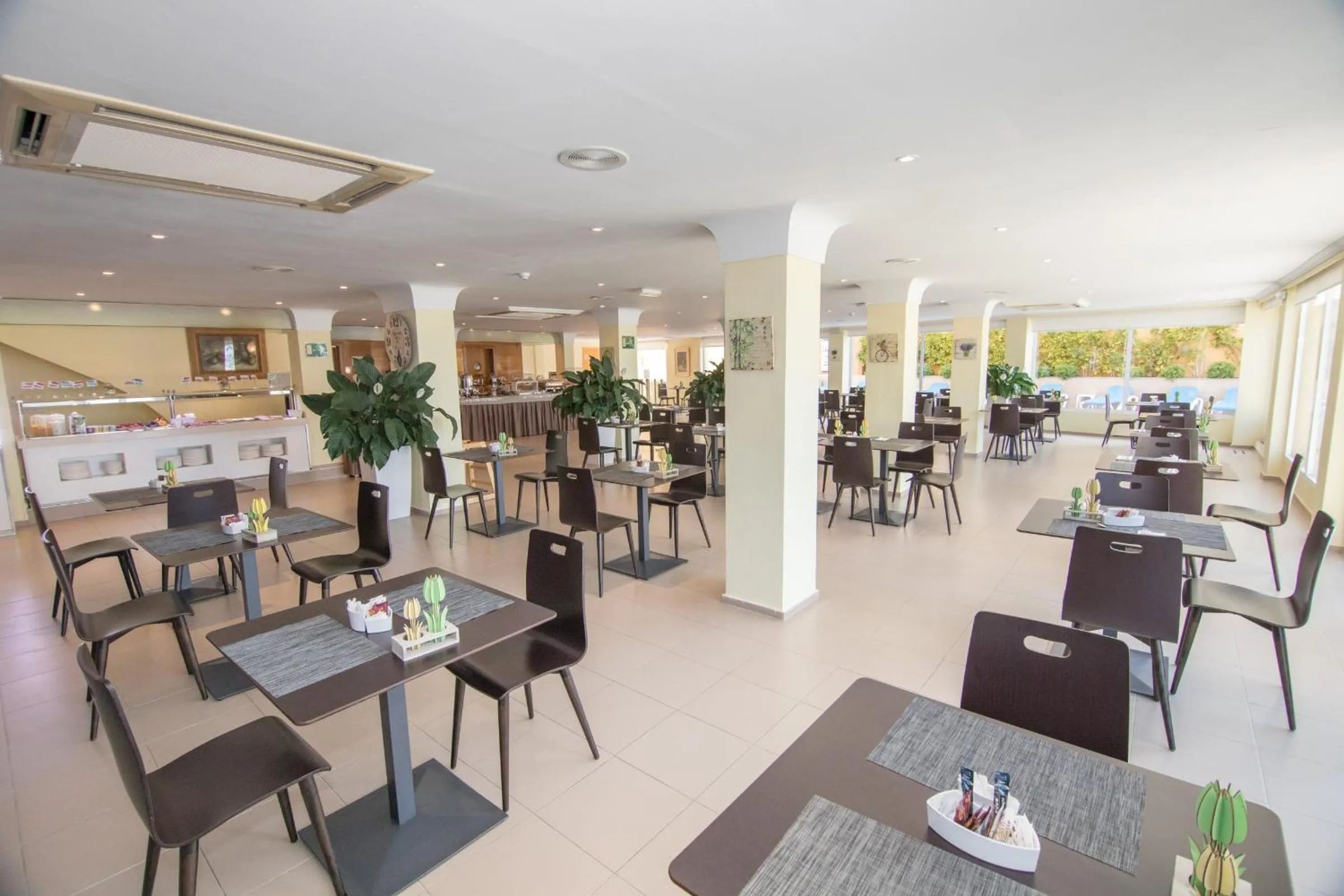 Buffet breakfast in Hotel Porto Calpe