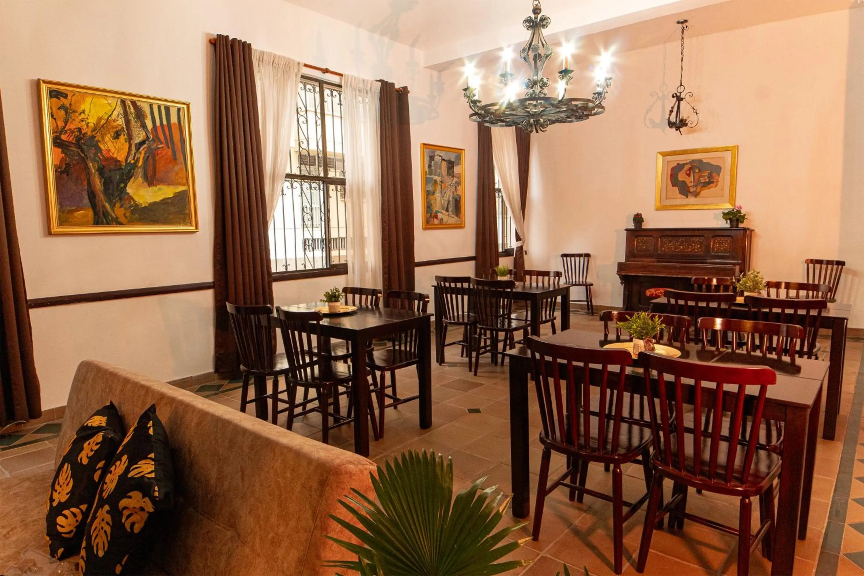 Restaurant/places to eat in Hotel Boulevard del Río