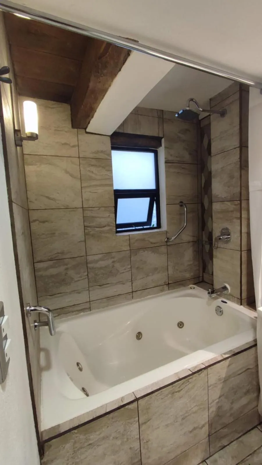 Bath in Hotel Grand Maria