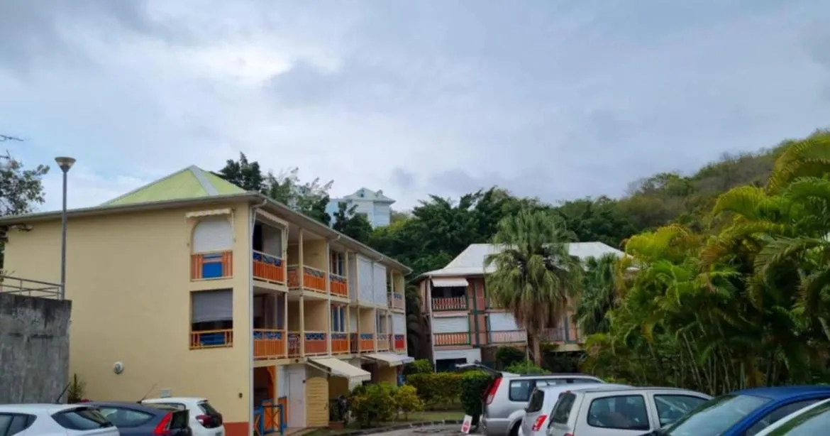 Property building in Le Mahogany Rouge