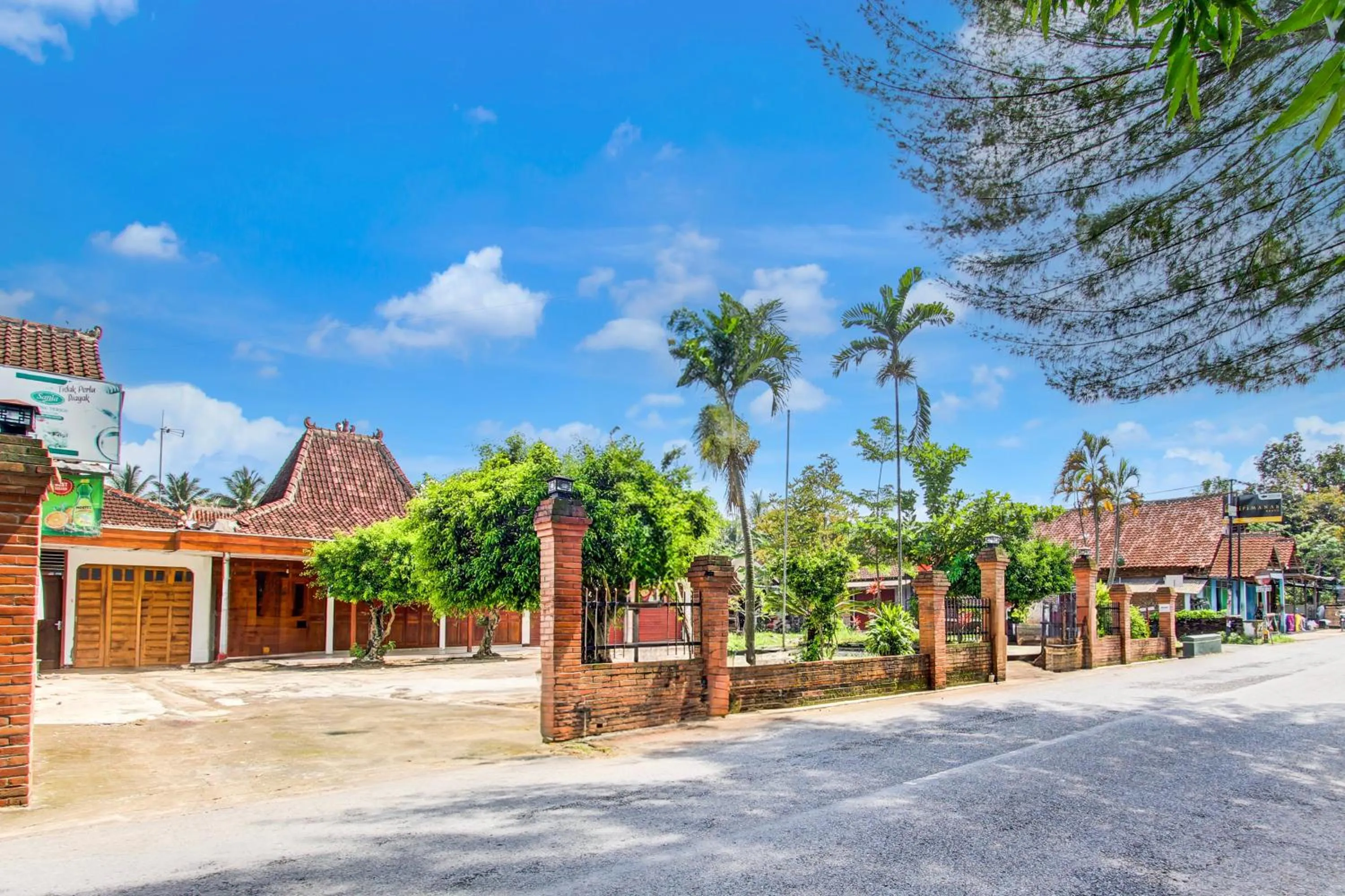 Facade/entrance in Hotel O Joglo Menoreh Resto & Homestay