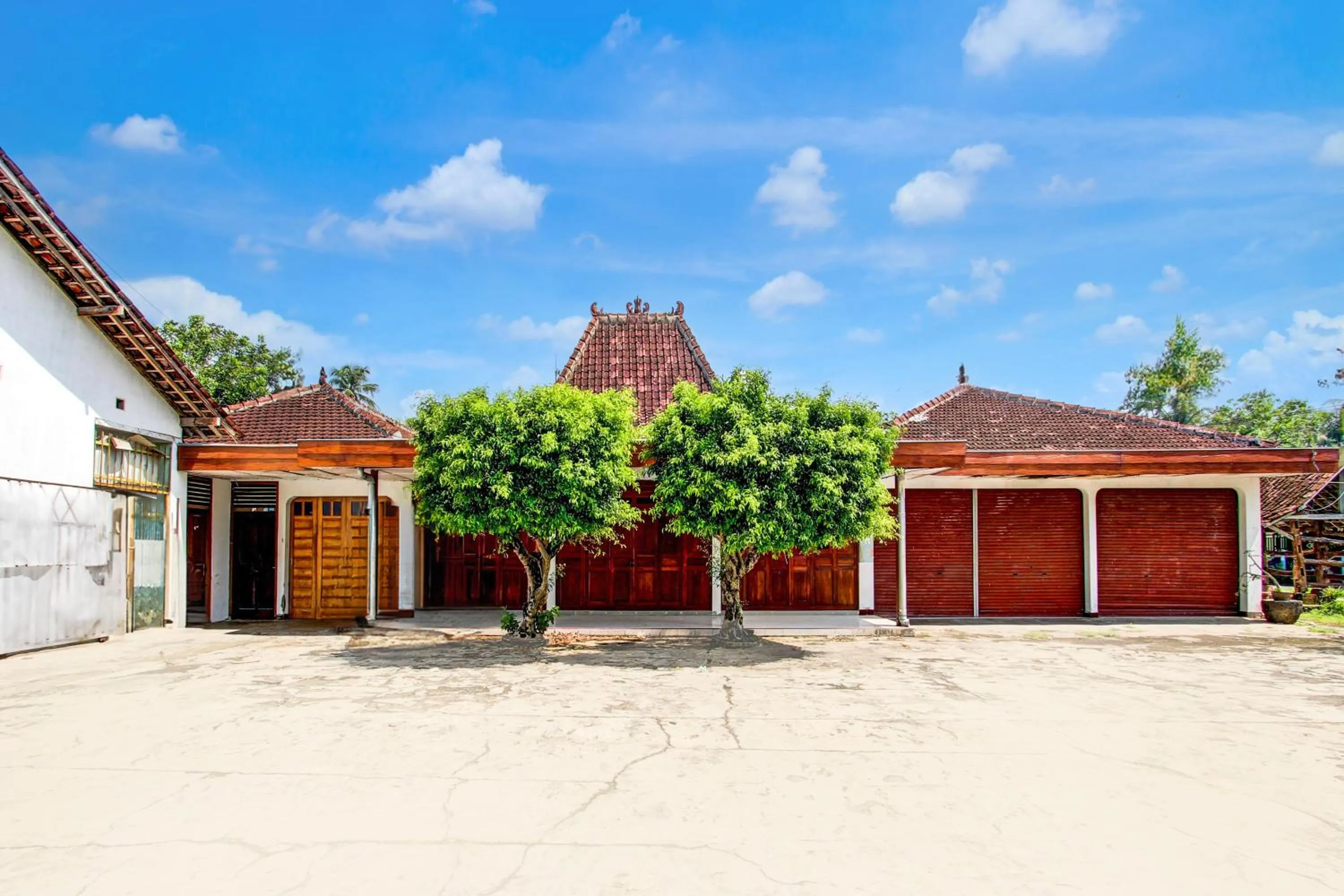 Facade/entrance in Hotel O Joglo Menoreh Resto & Homestay
