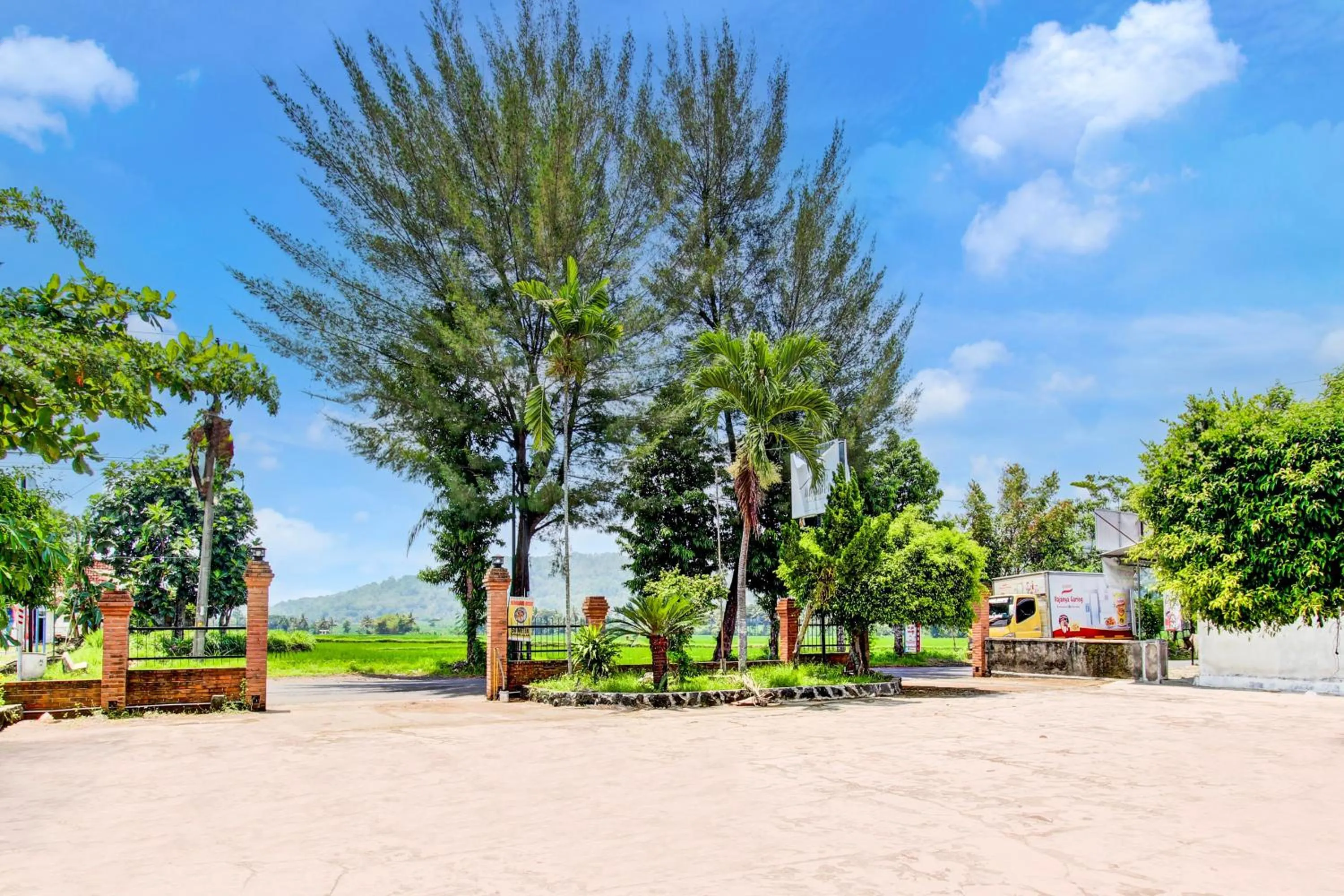 Facade/entrance in Hotel O Joglo Menoreh Resto & Homestay