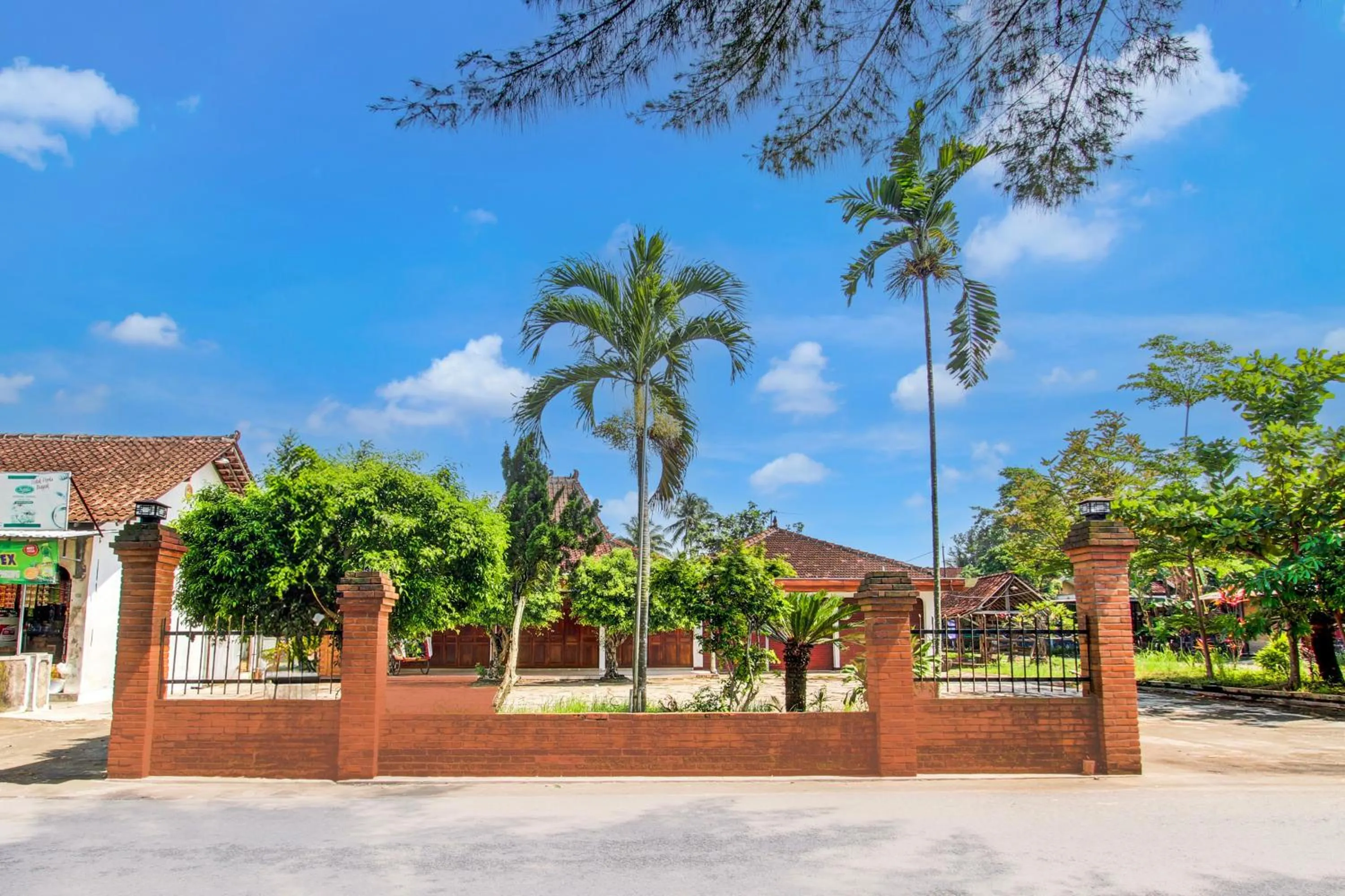 Facade/entrance in Hotel O Joglo Menoreh Resto & Homestay