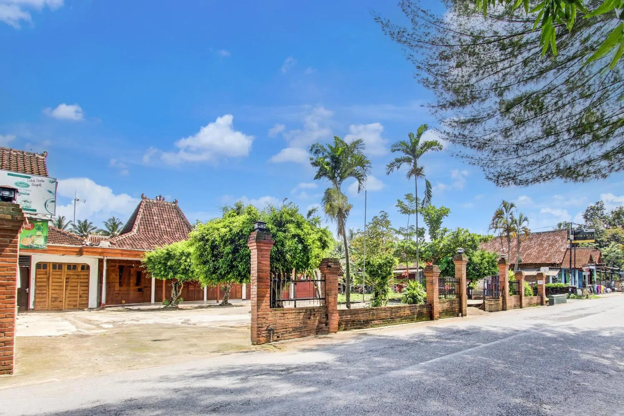 Facade/entrance in Hotel O Joglo Menoreh Resto & Homestay
