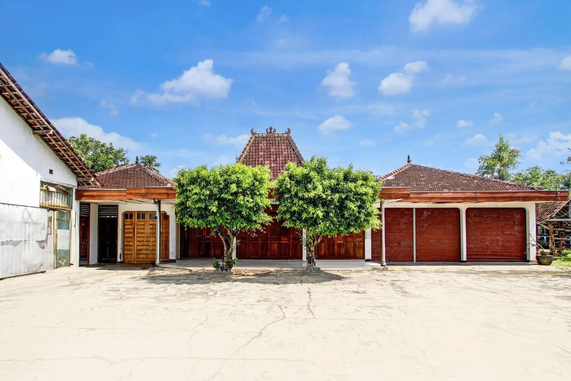 Facade/entrance in Hotel O Joglo Menoreh Resto & Homestay