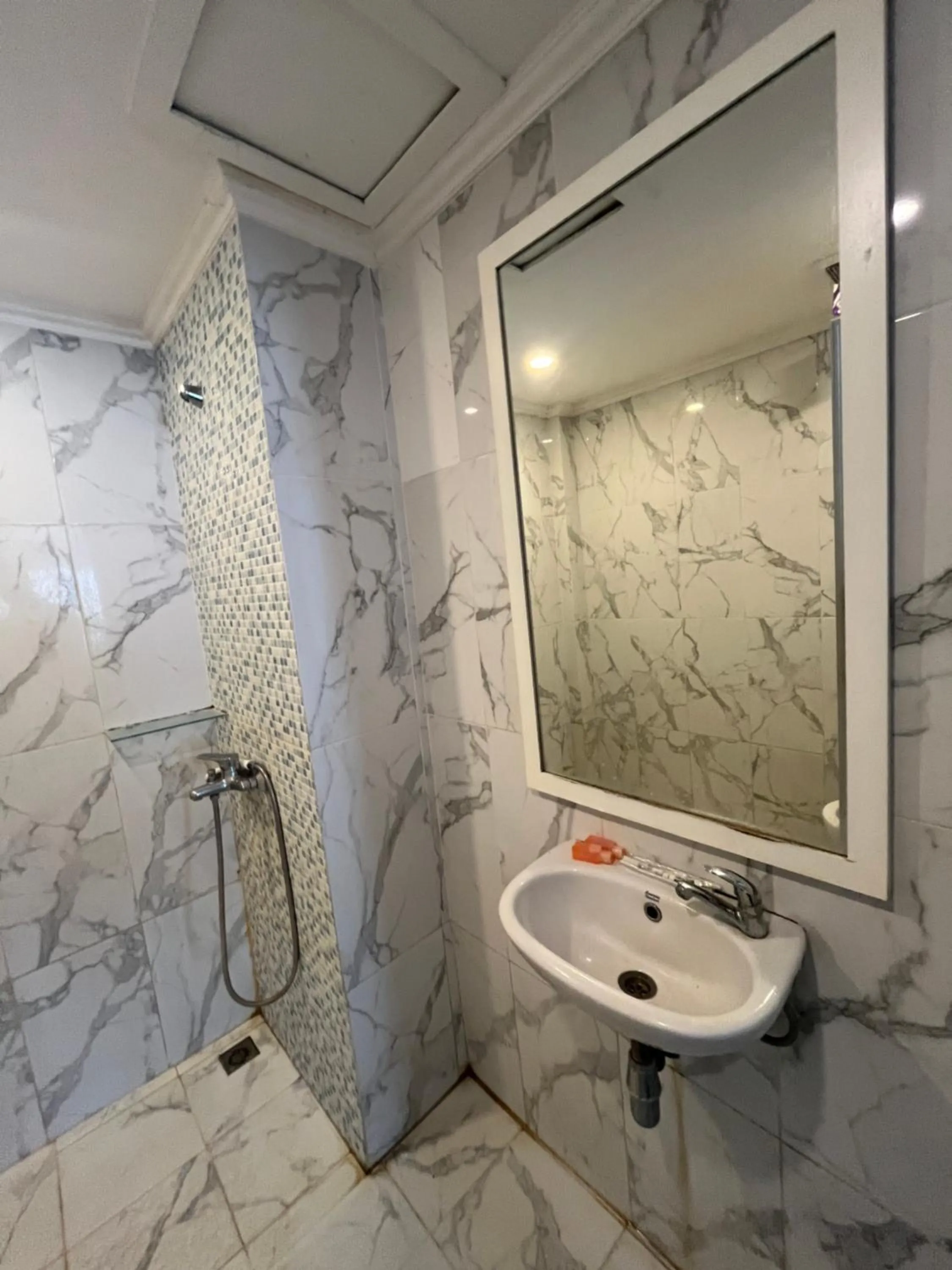 Bathroom in Hotel O Kebayoran