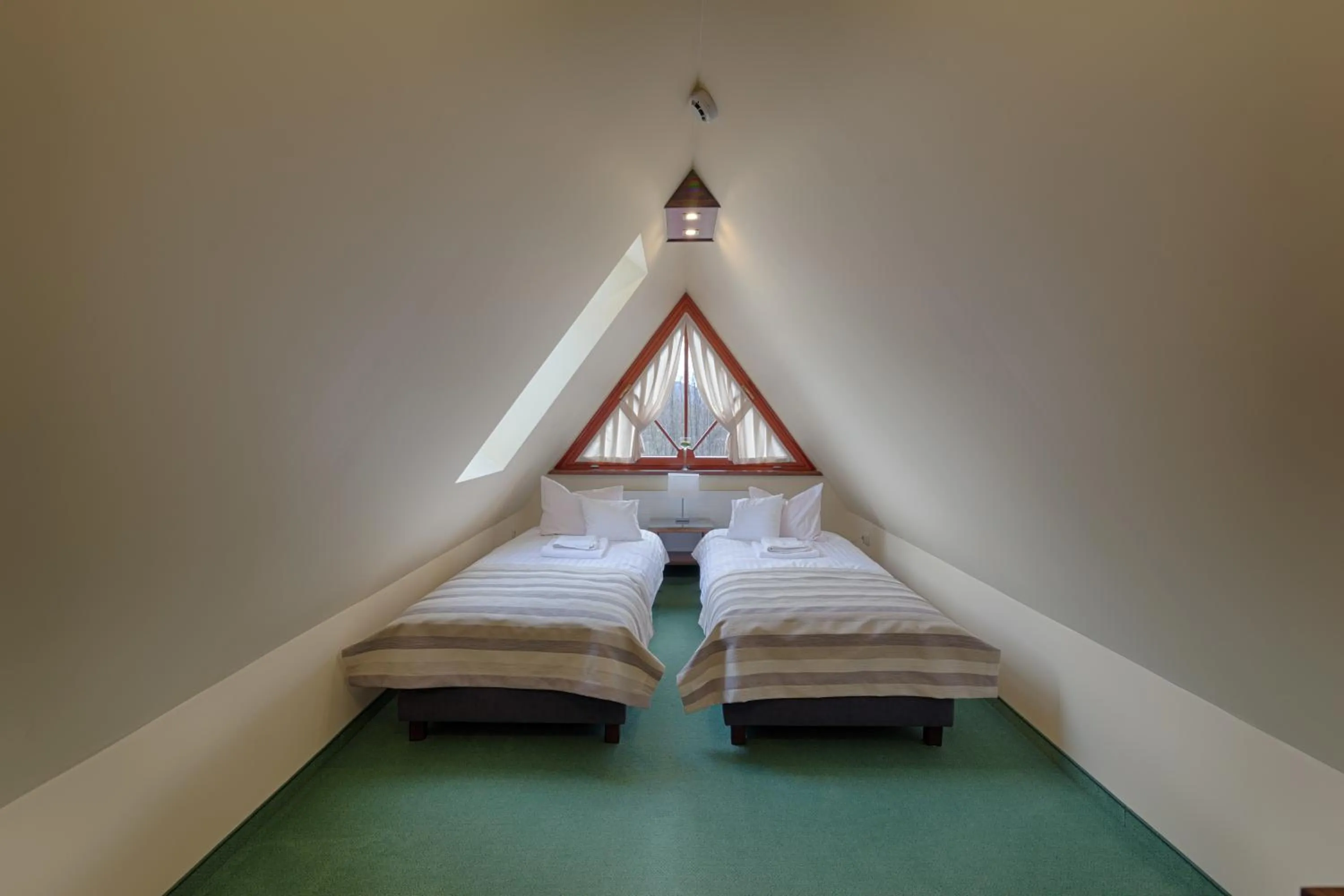 Photo of the whole room, Bed in Willa Kmicic