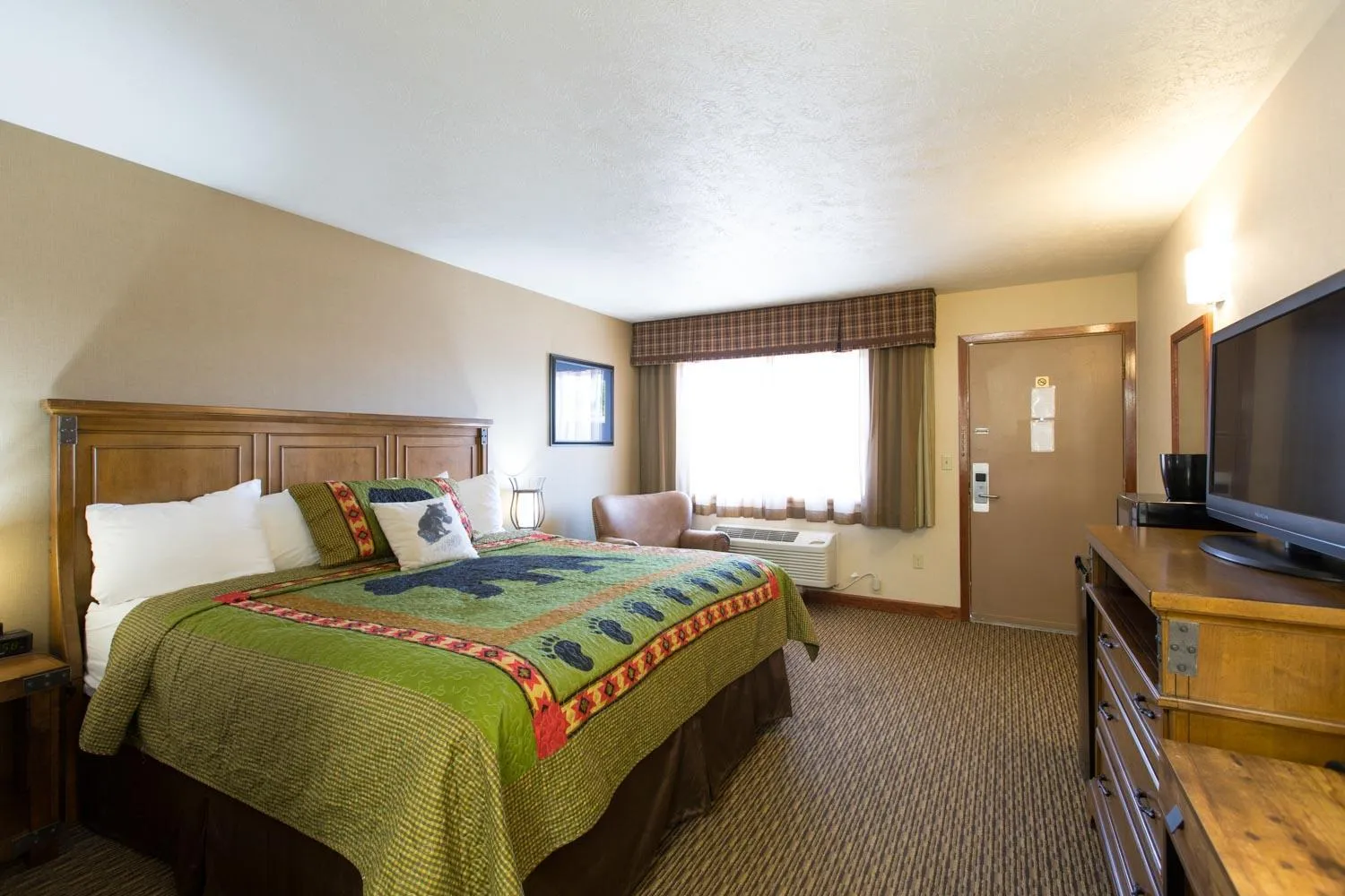 Photo of the whole room, Bed in Crosswinds Inn