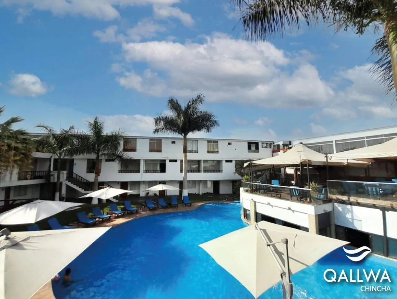 Swimming pool in Qallwa Chincha