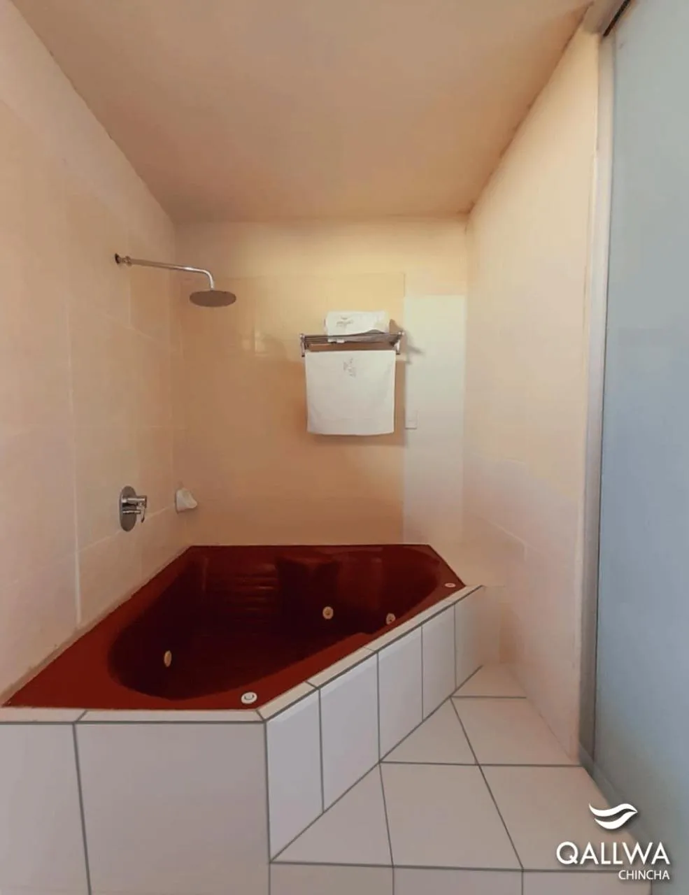 Bath in Qallwa Chincha