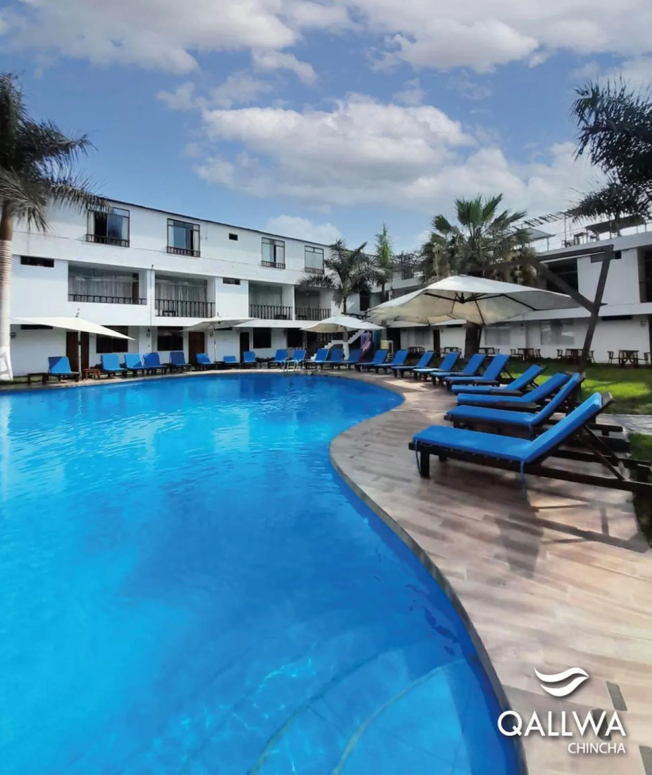 Swimming pool in Qallwa Chincha