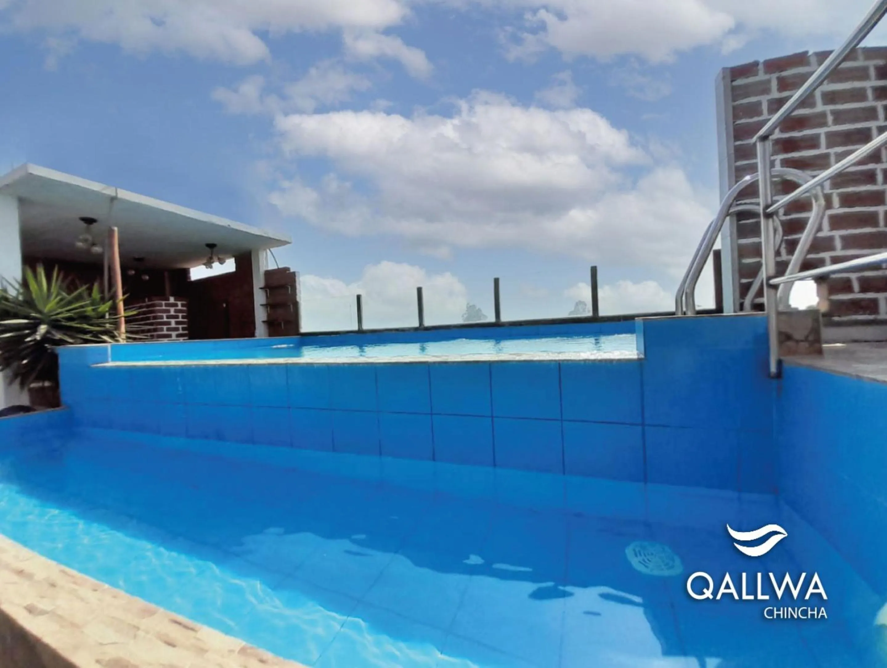 Swimming pool in Qallwa Chincha